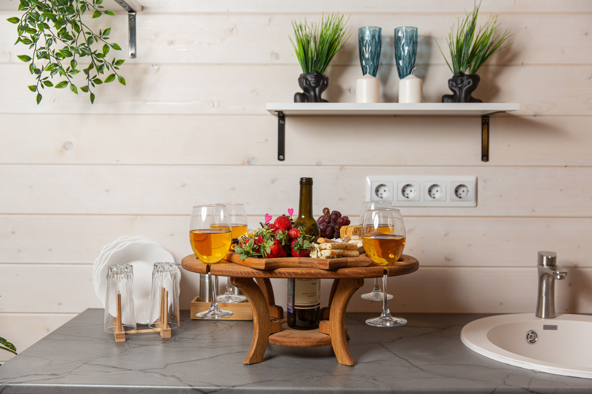 Renatphoto-интерьерный фотограф объектов недвижимости в краснодарском крае. Профессиональная фотосъёмка интерьеров, предметная фотосессия еды для меню г. Анапа