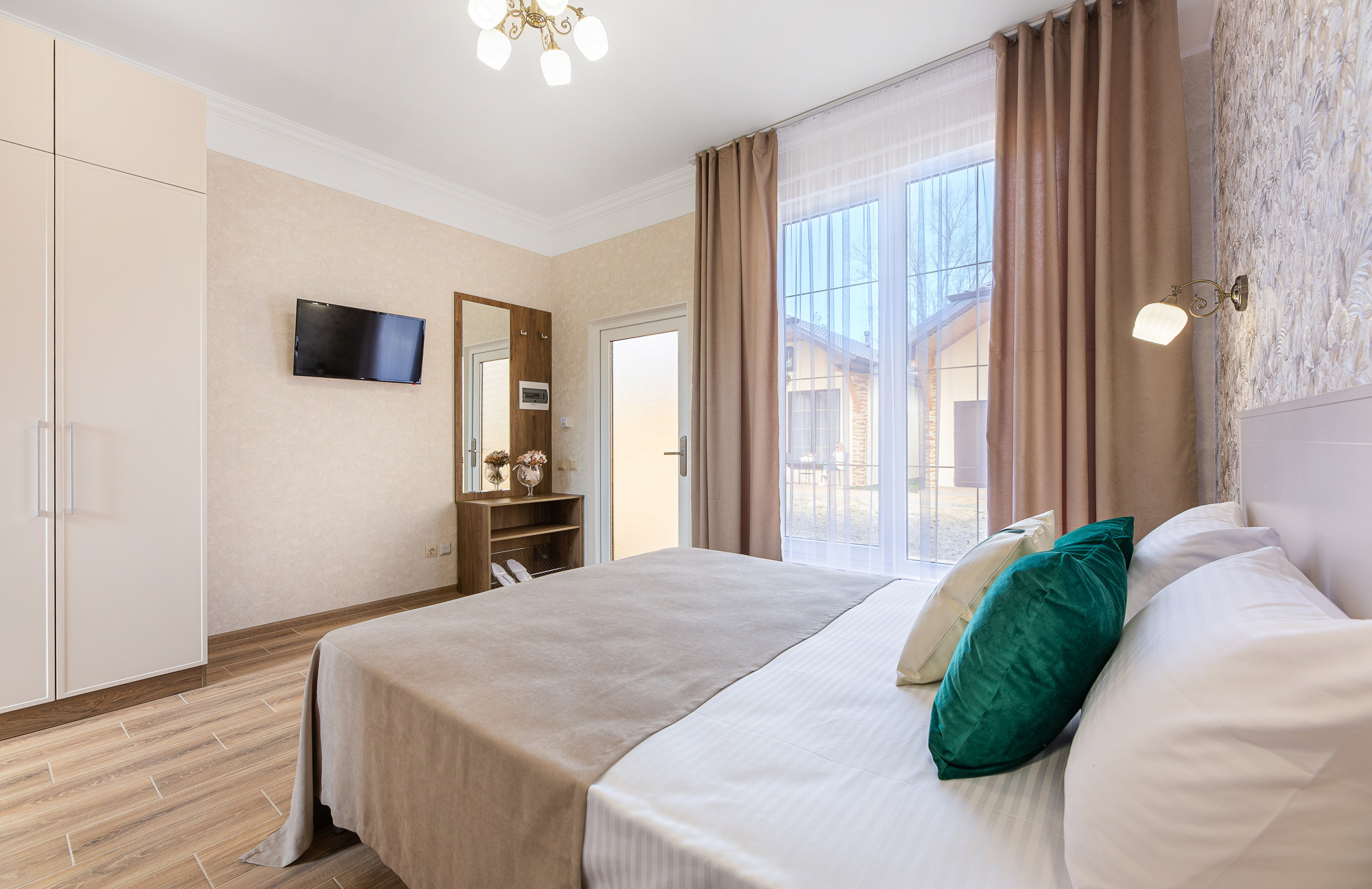 Renatphoto-Фотографирую территорию отелей. Профессиональная фотосъёмка интерьеров, предметная фотосессия еды для меню г. Анапа