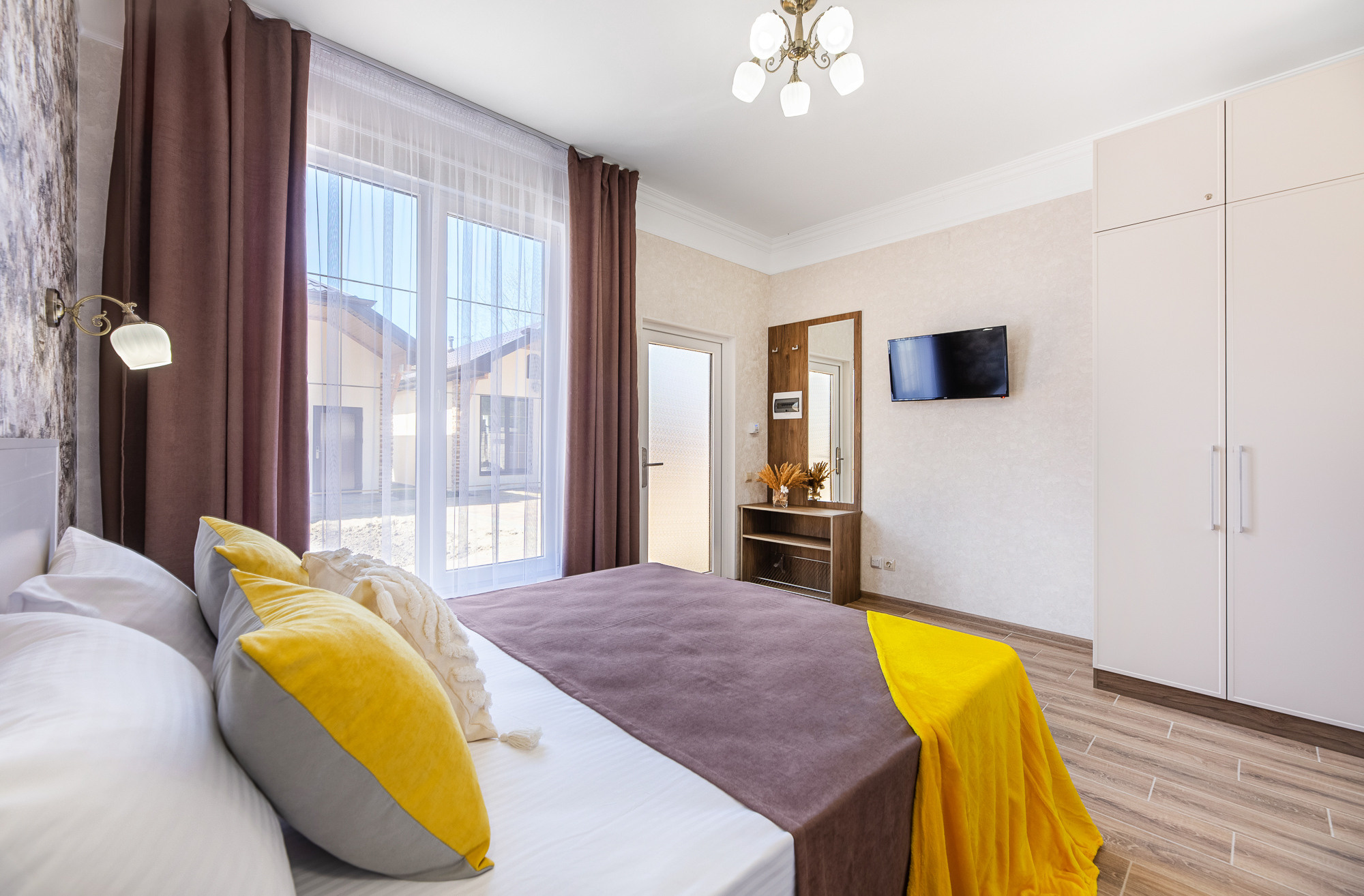 Renatphoto-Фотографирую территорию отелей. Профессиональная фотосъёмка интерьеров, предметная фотосессия еды для меню г. Анапа