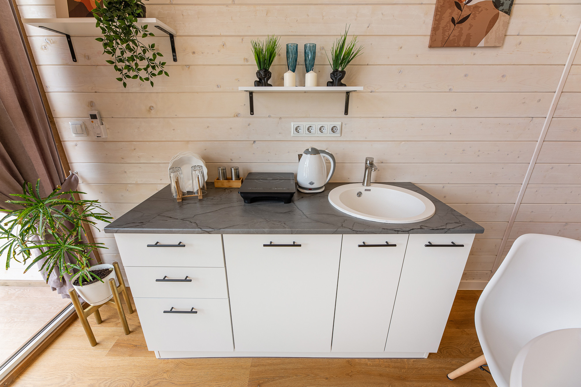 Renatphoto-интерьерный фотограф объектов недвижимости в краснодарском крае. Профессиональная фотосъёмка интерьеров, предметная фотосессия еды для меню г. Анапа