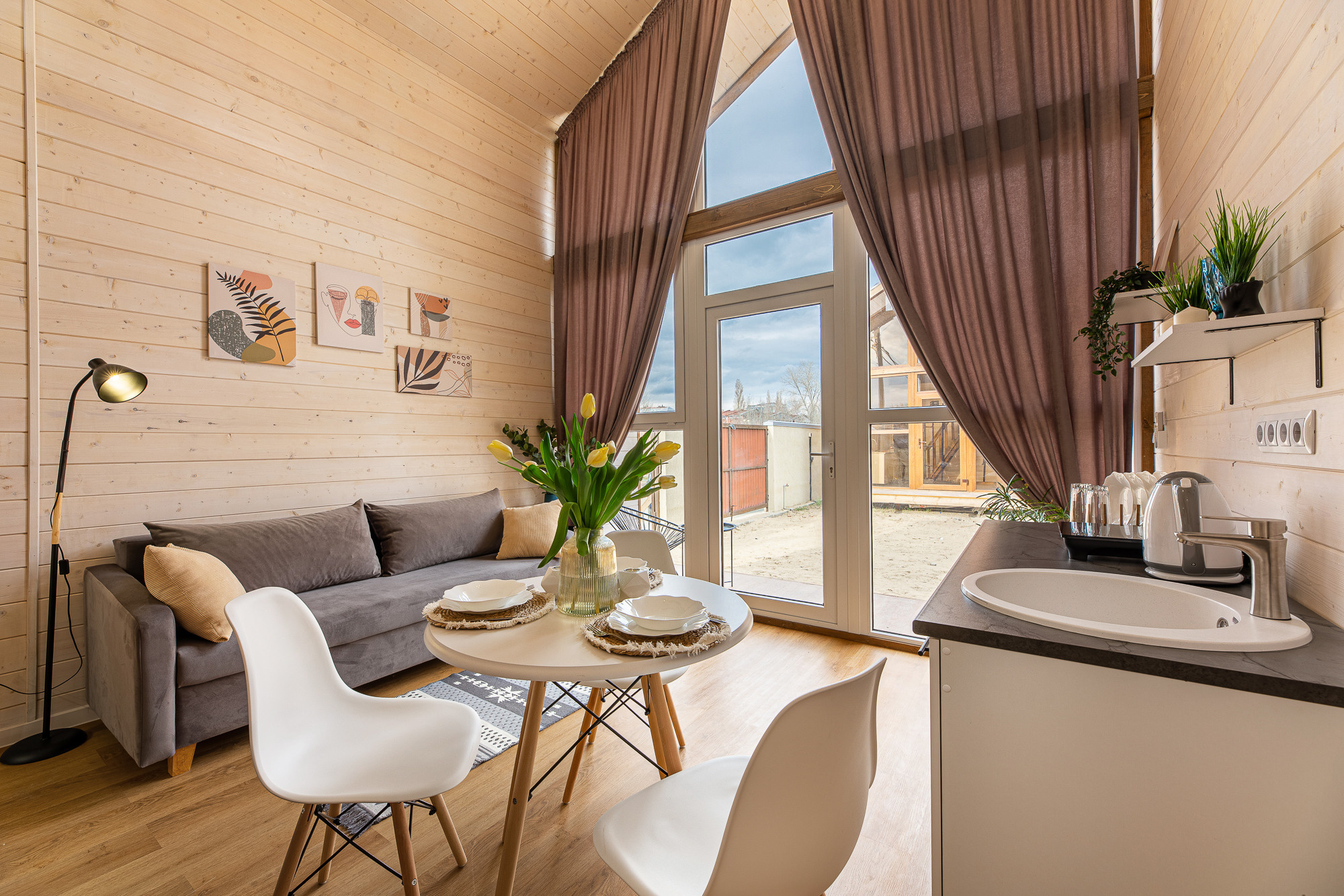 Renatphoto-интерьерный фотограф объектов недвижимости в краснодарском крае. Профессиональная фотосъёмка интерьеров, предметная фотосессия еды для меню г. Анапа