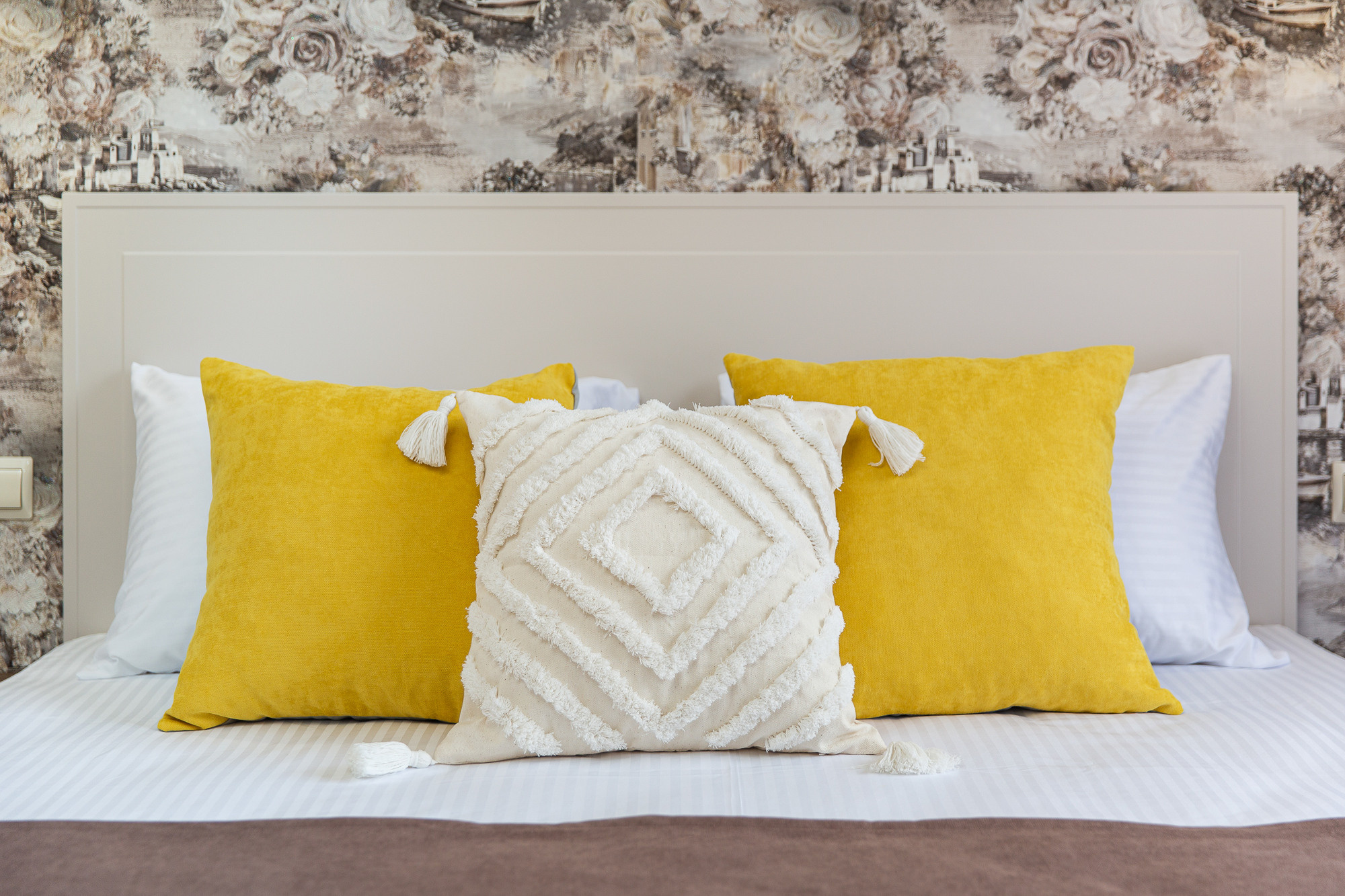 Renatphoto-Фотографирую территорию отелей. Профессиональная фотосъёмка интерьеров, предметная фотосессия еды для меню г. Анапа