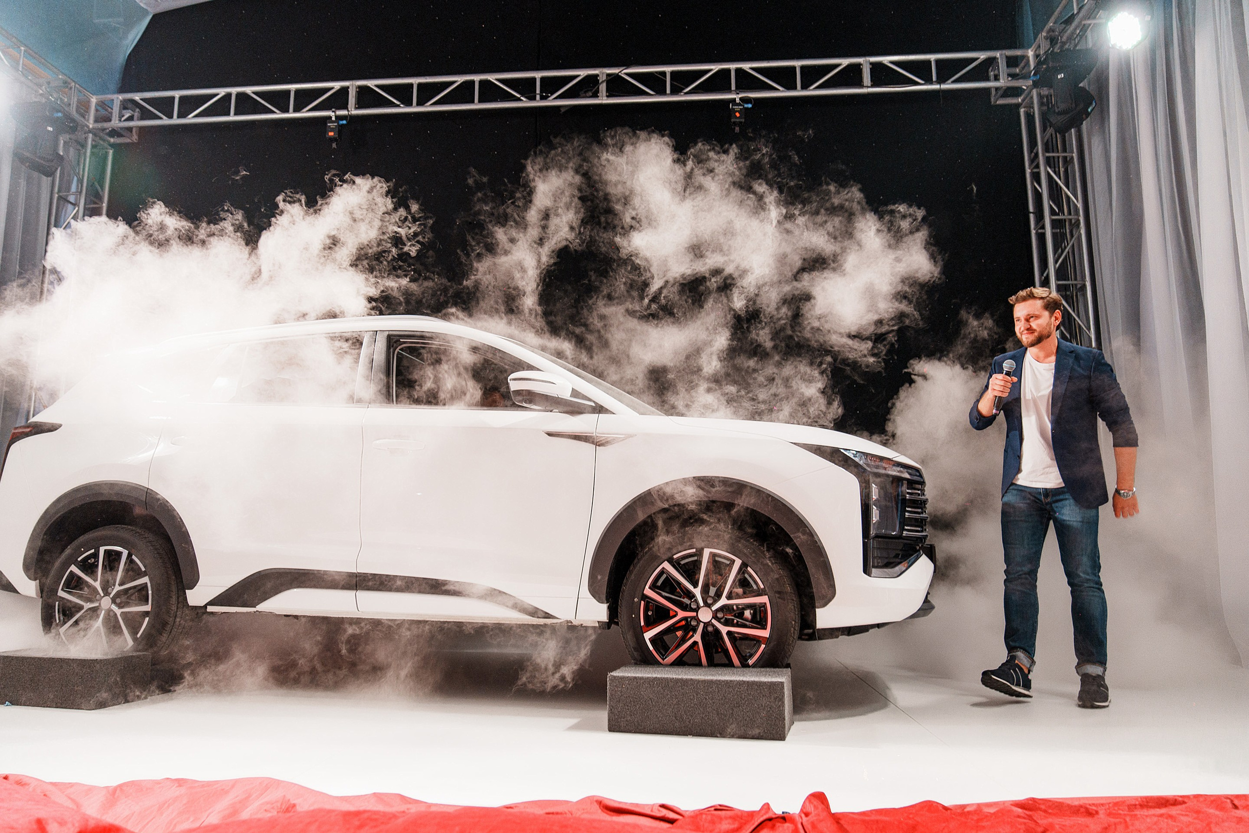 Презентация новой моделей JAC JS8. Фотограф TAULAN_1