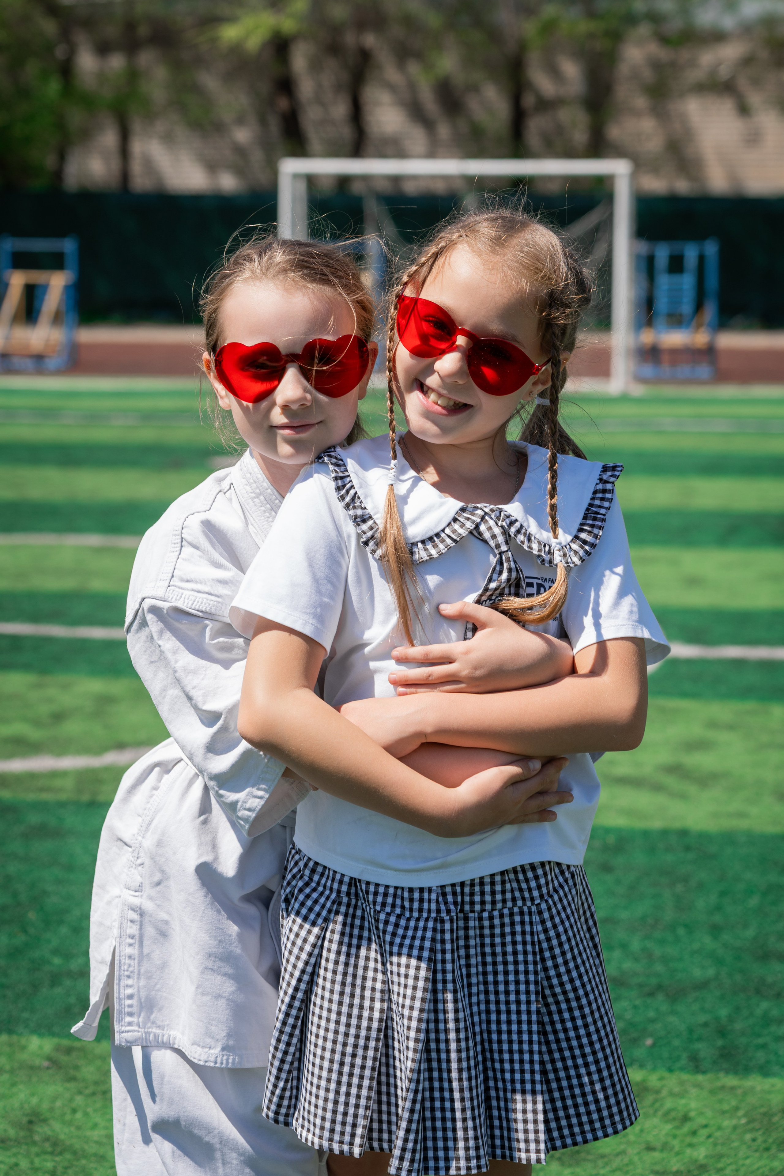 2 класс Фотосессия на стадионе. Творческое объединение "Выпускник"