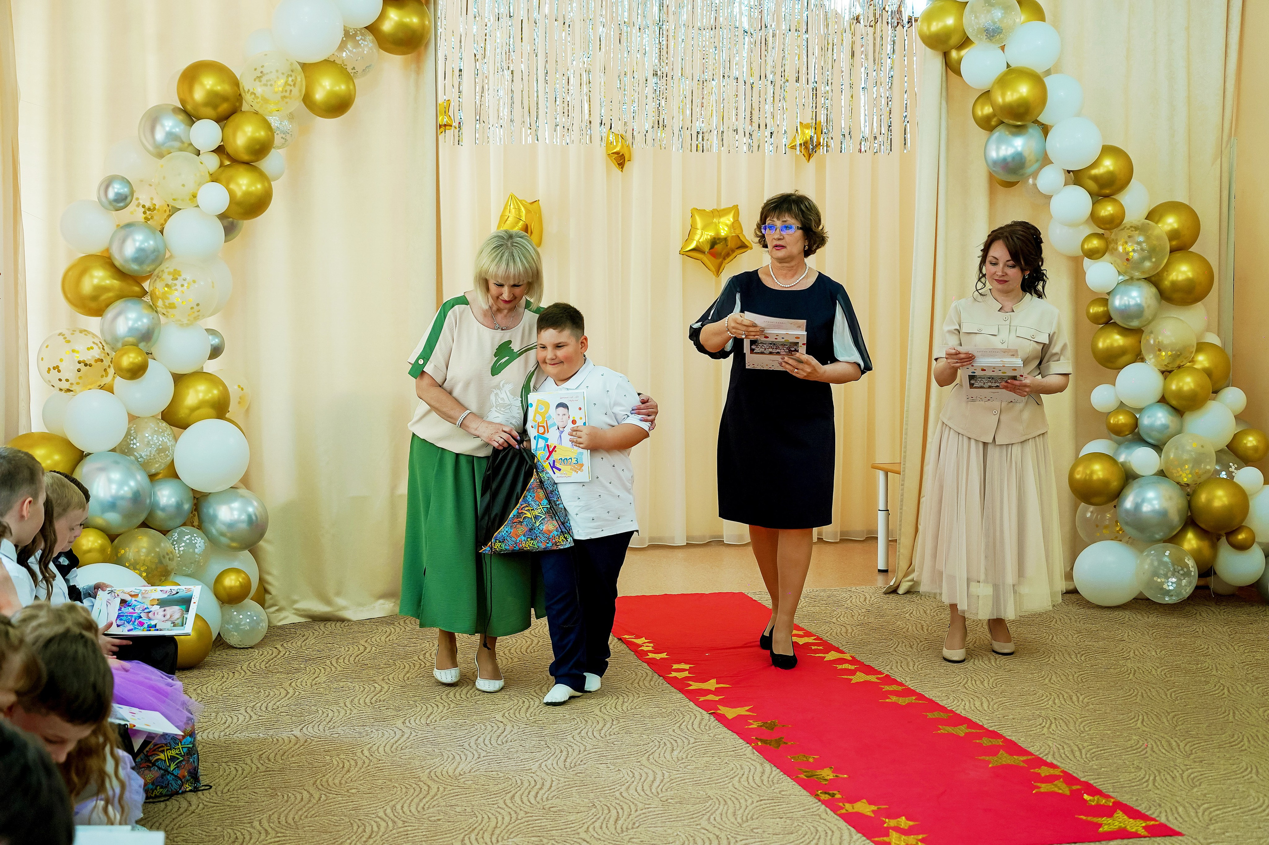 Фотосъемка видеосъёмка фотограф видеооператор новогодних утренников  в. Фотограф, видеооператор Нина Коршунова