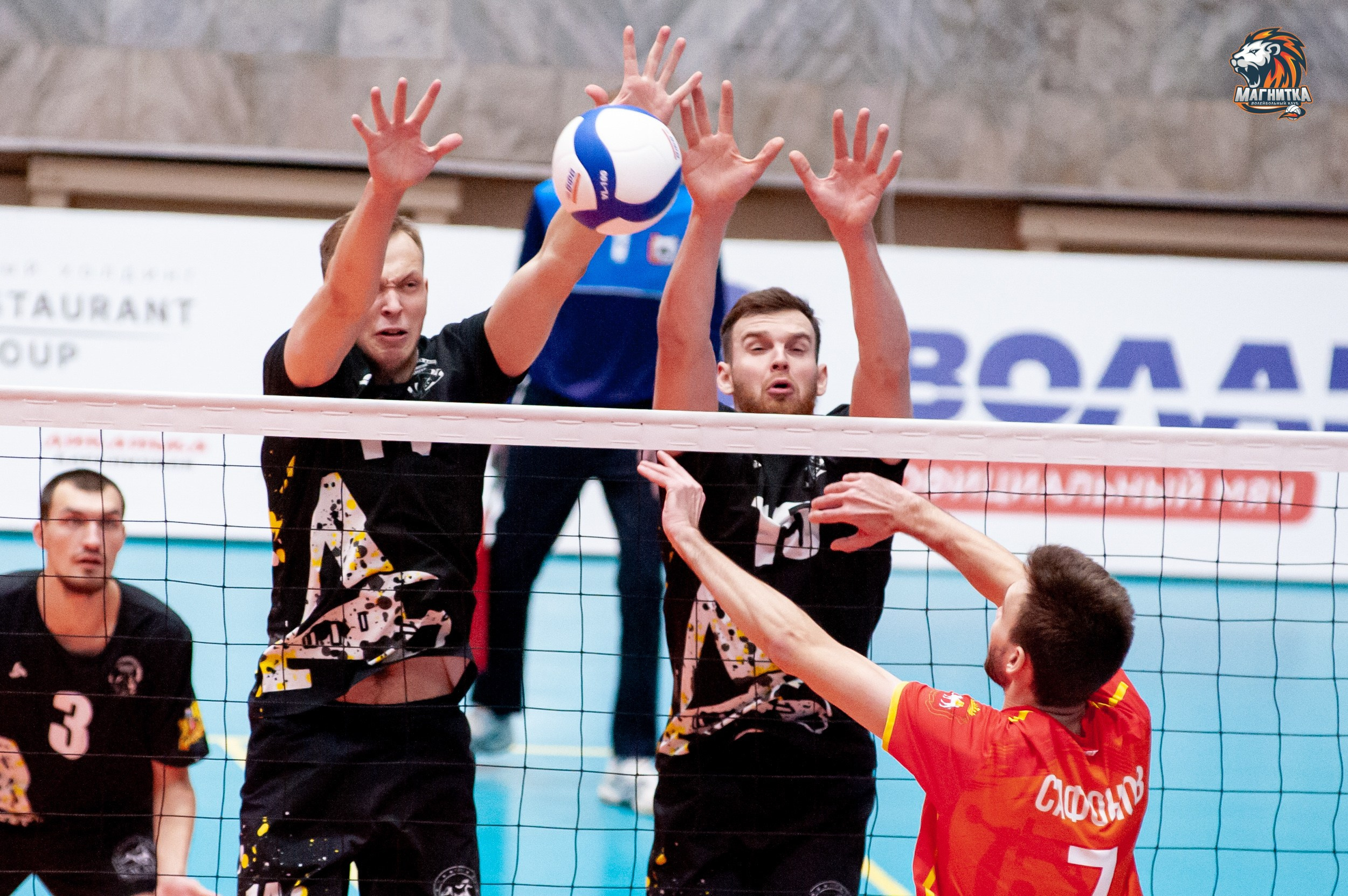 Чемпионат России по волейболу. Высшая лига А. Магнитка — Локомотив-Изумруд. Фотограф Магнитогорск Данил Семенов