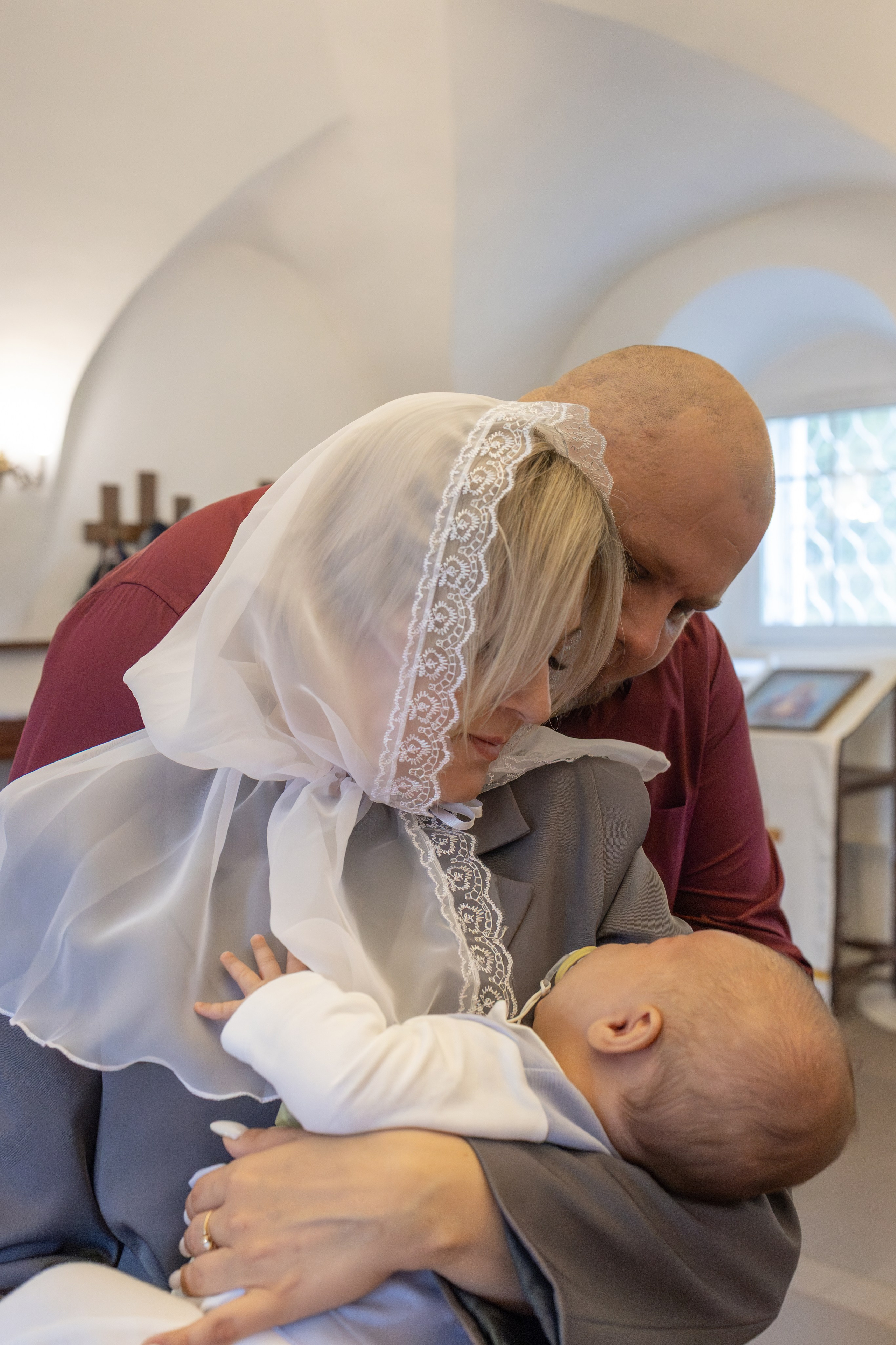 Таинство Крещения Степана в храме Воскресения Христова, с. Трубино (Калужская обл.). Надежда Стар семейный и церковный фотограф в Жукове и Калужской области