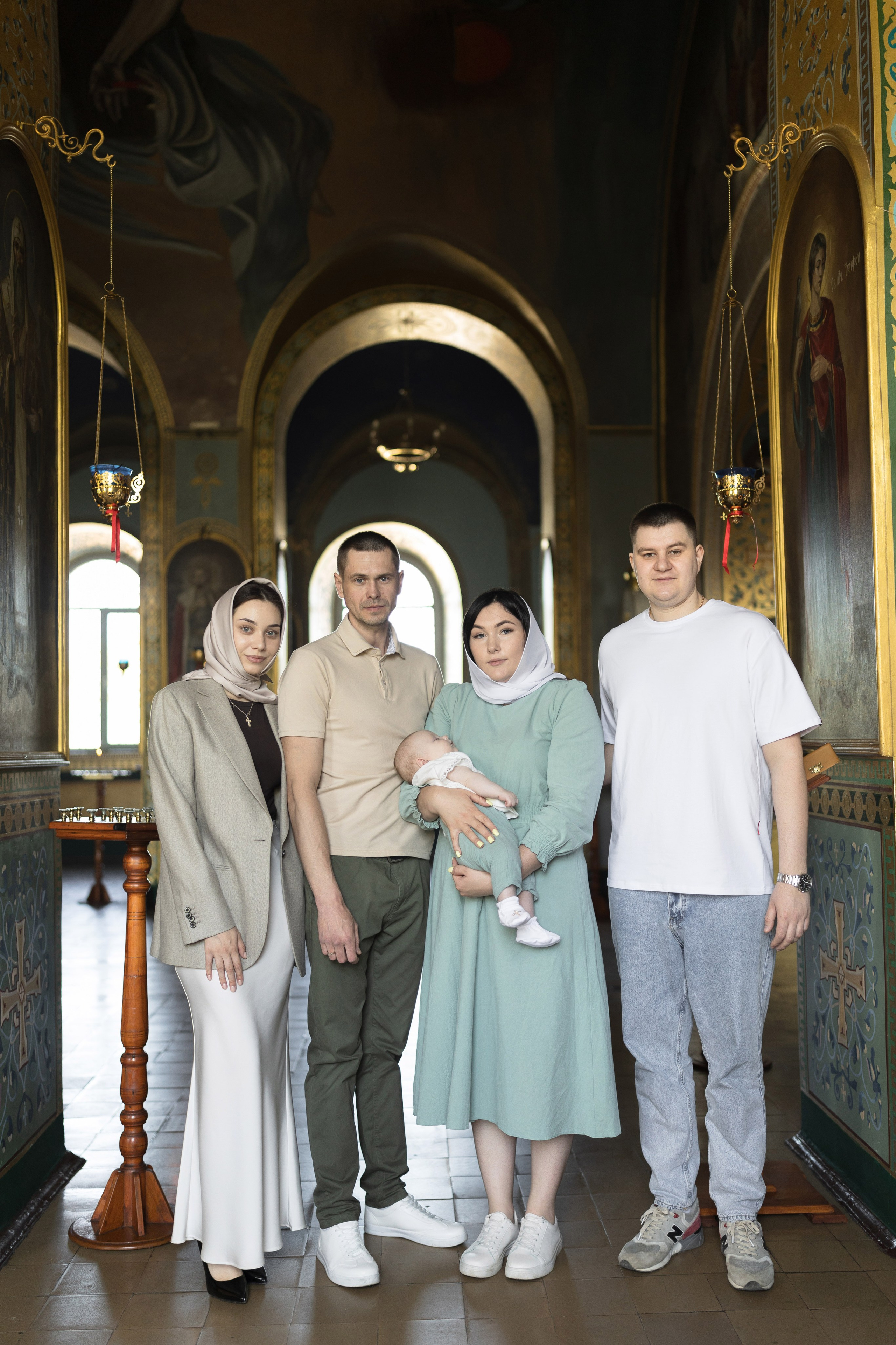Крещение Егора в Николаевской церкви. Анастасия Безуглова- свадебный фотограф в Таганроге