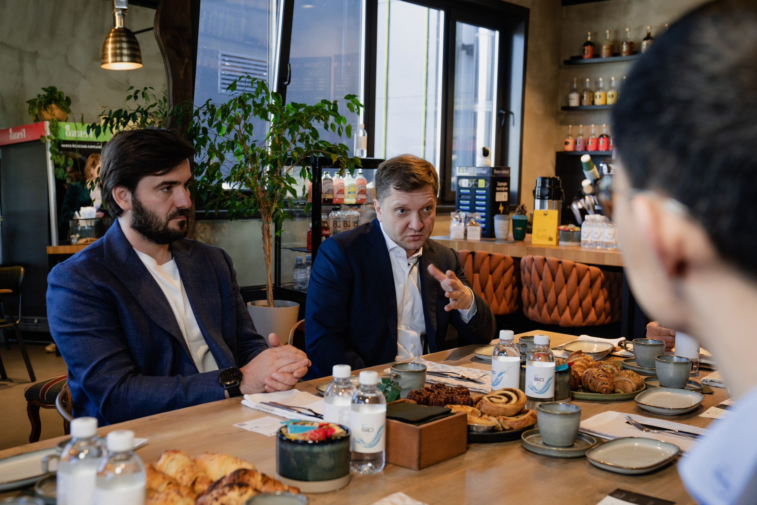 Деловая встреча. Yankovski_001