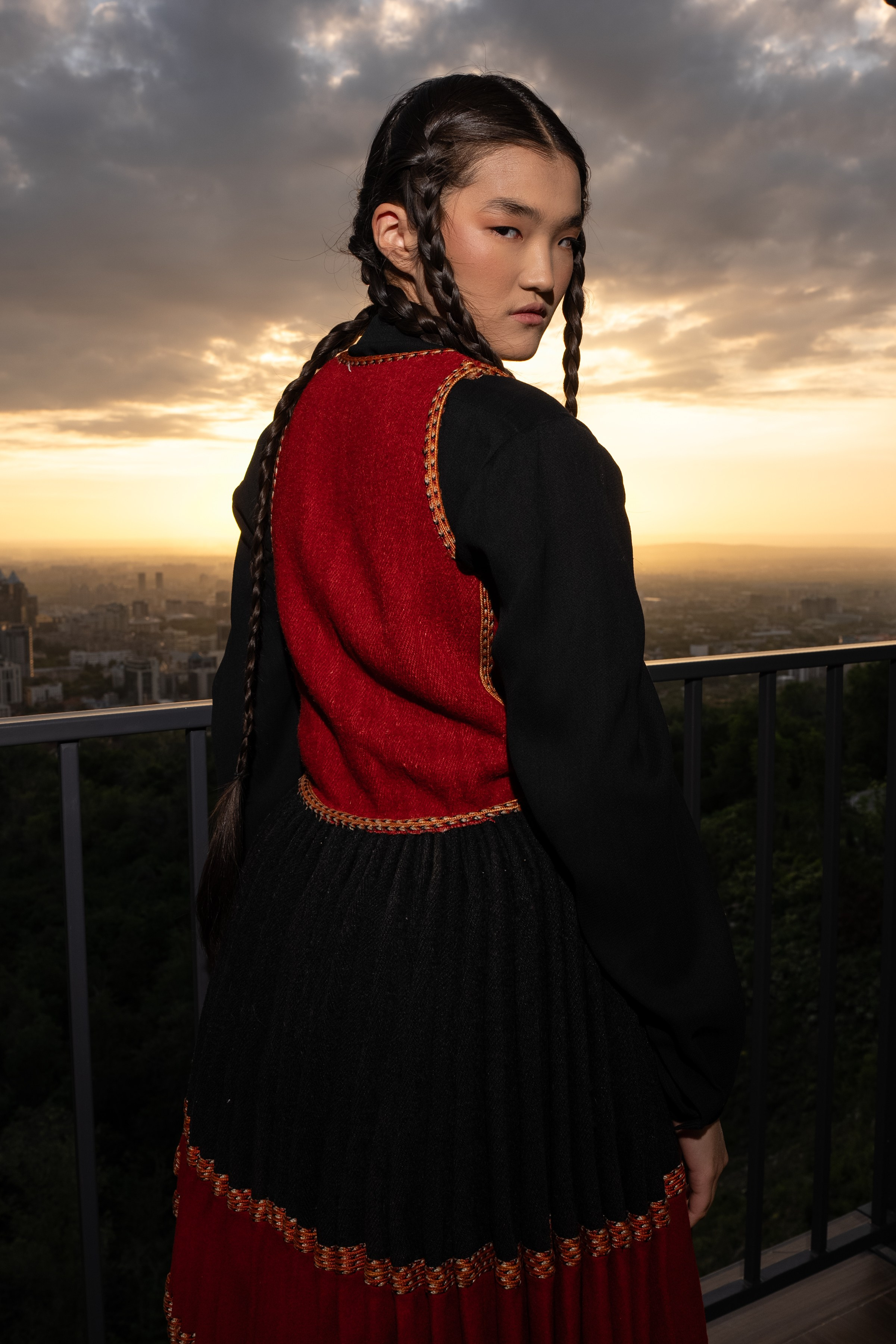 EURASIAN FASHION WEEK Nackstage Day 2