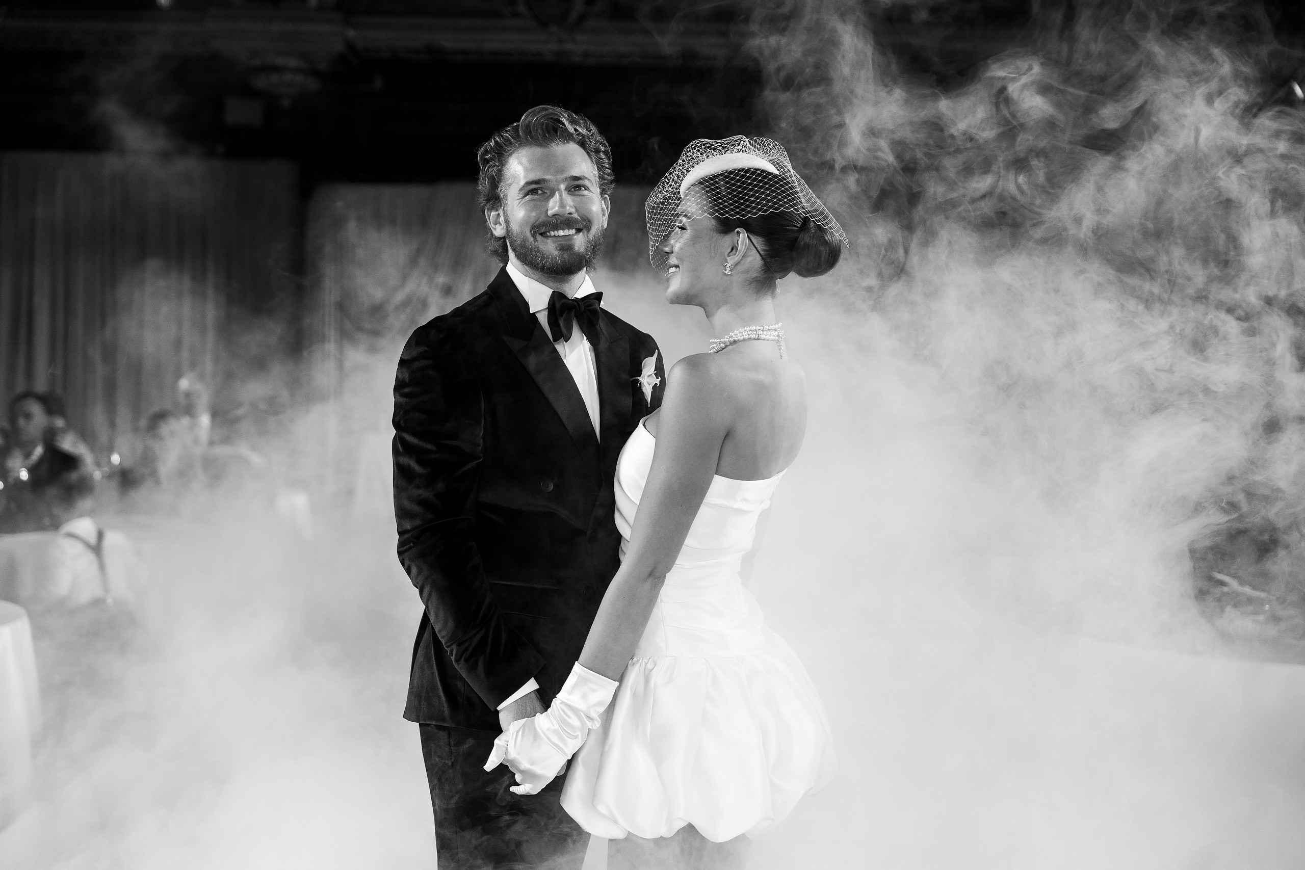 Эмоциональная свадебная фотосъемка в концертном зале Veneziano. Саша Потапкин Фотограф. Сочи, Екатеринбург, Москва