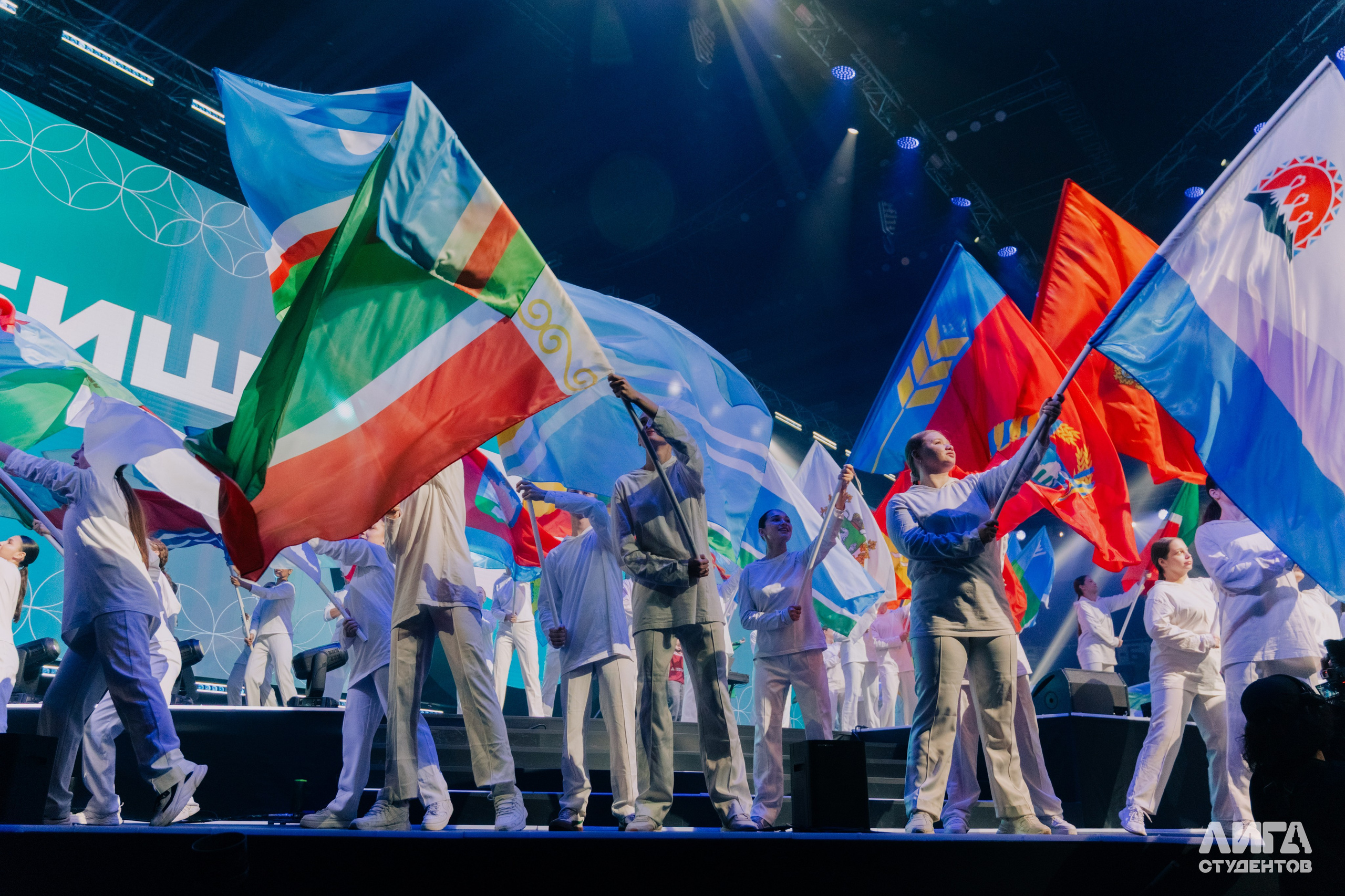 Российская Студенческая Весна 2025. Портретный фотограф в Казани Радомир Заздравных