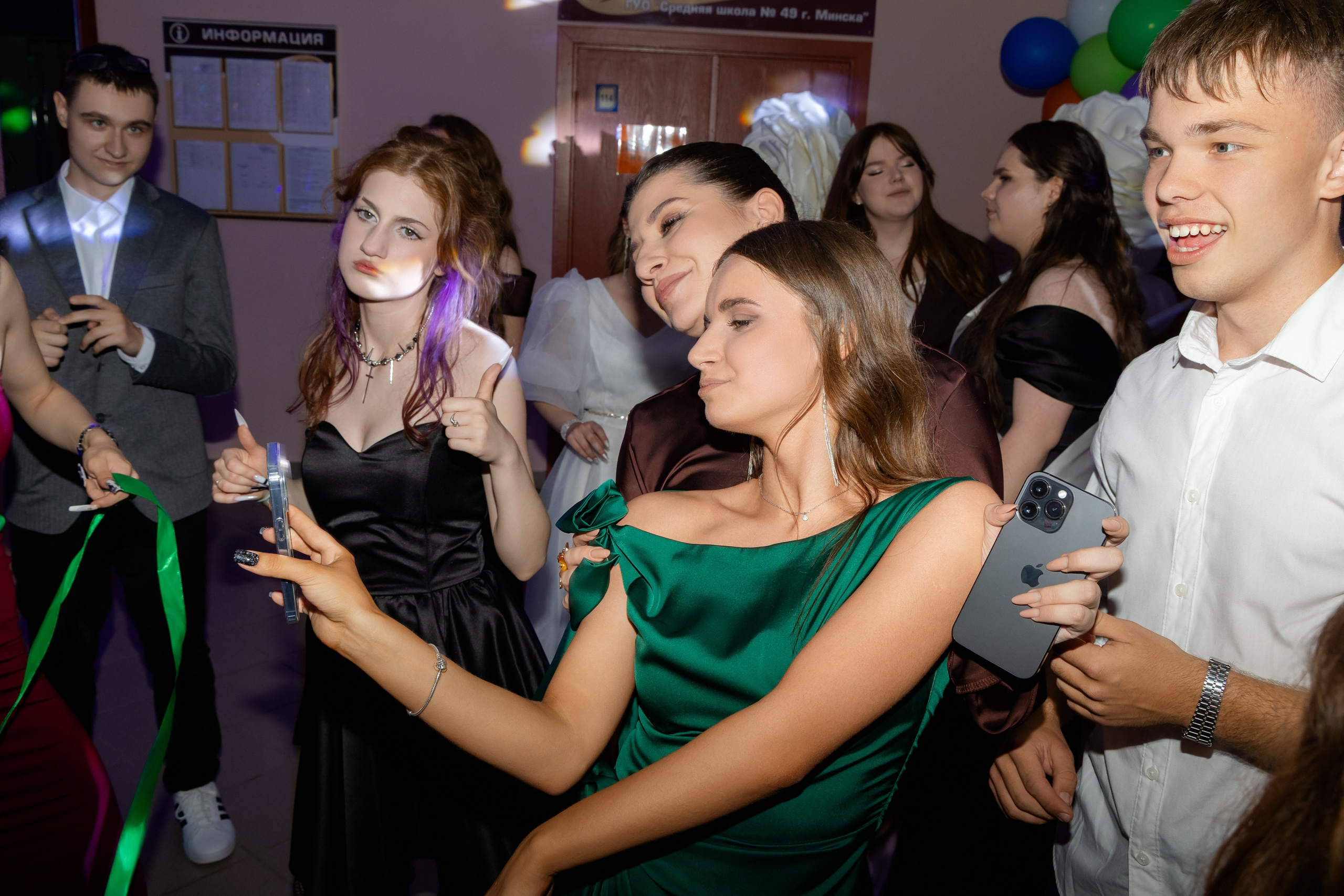 Школьный выпускной 2025 год в Минске, Беларуси. Свадебный фотограф в Минске/Беларуси Сергей Спиридонов