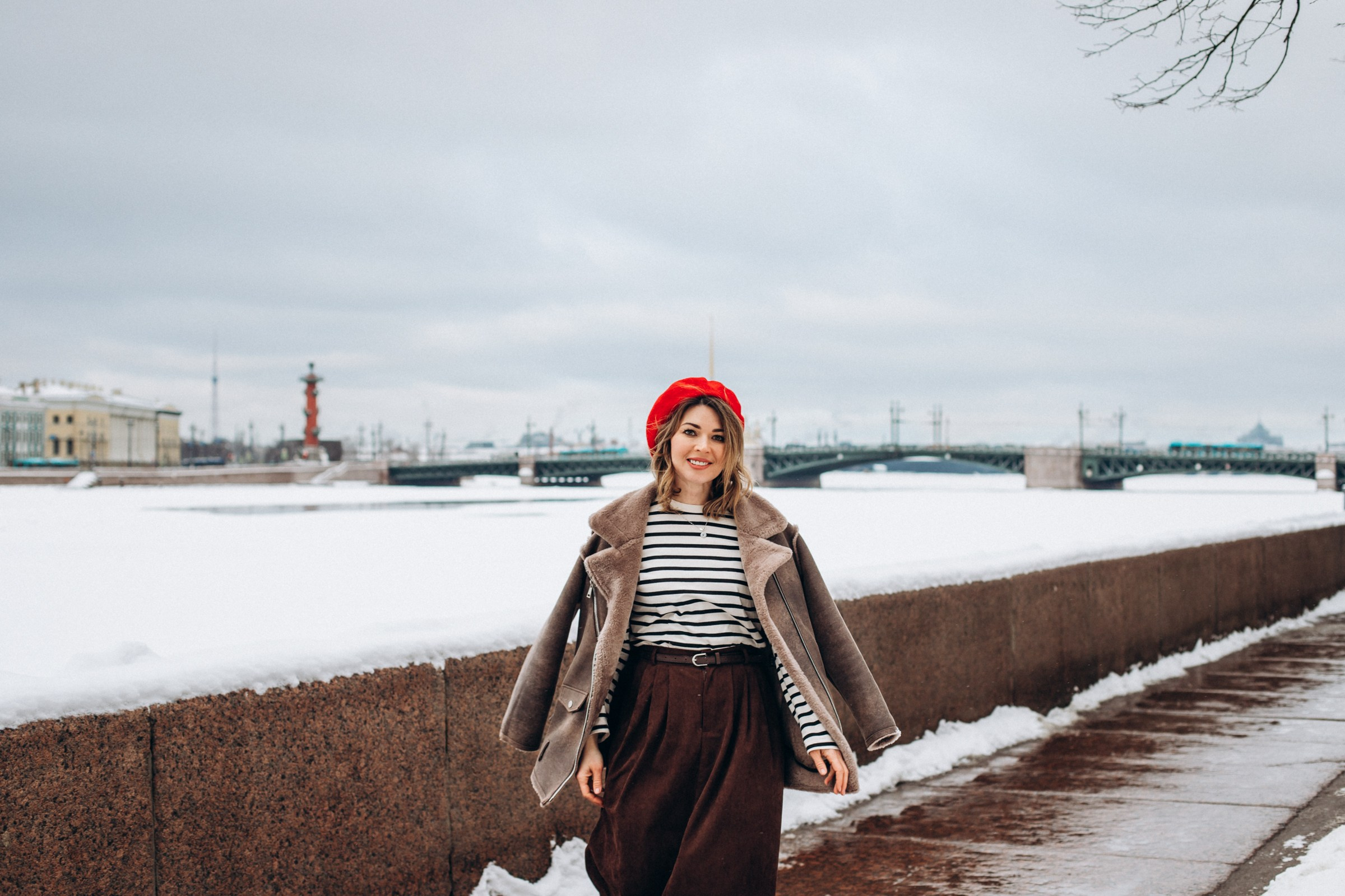 Анастасия в феврале. Фотопрогулка в Петербурге. Индивидуальный и семейный фотограф в Санкт-Петербурге