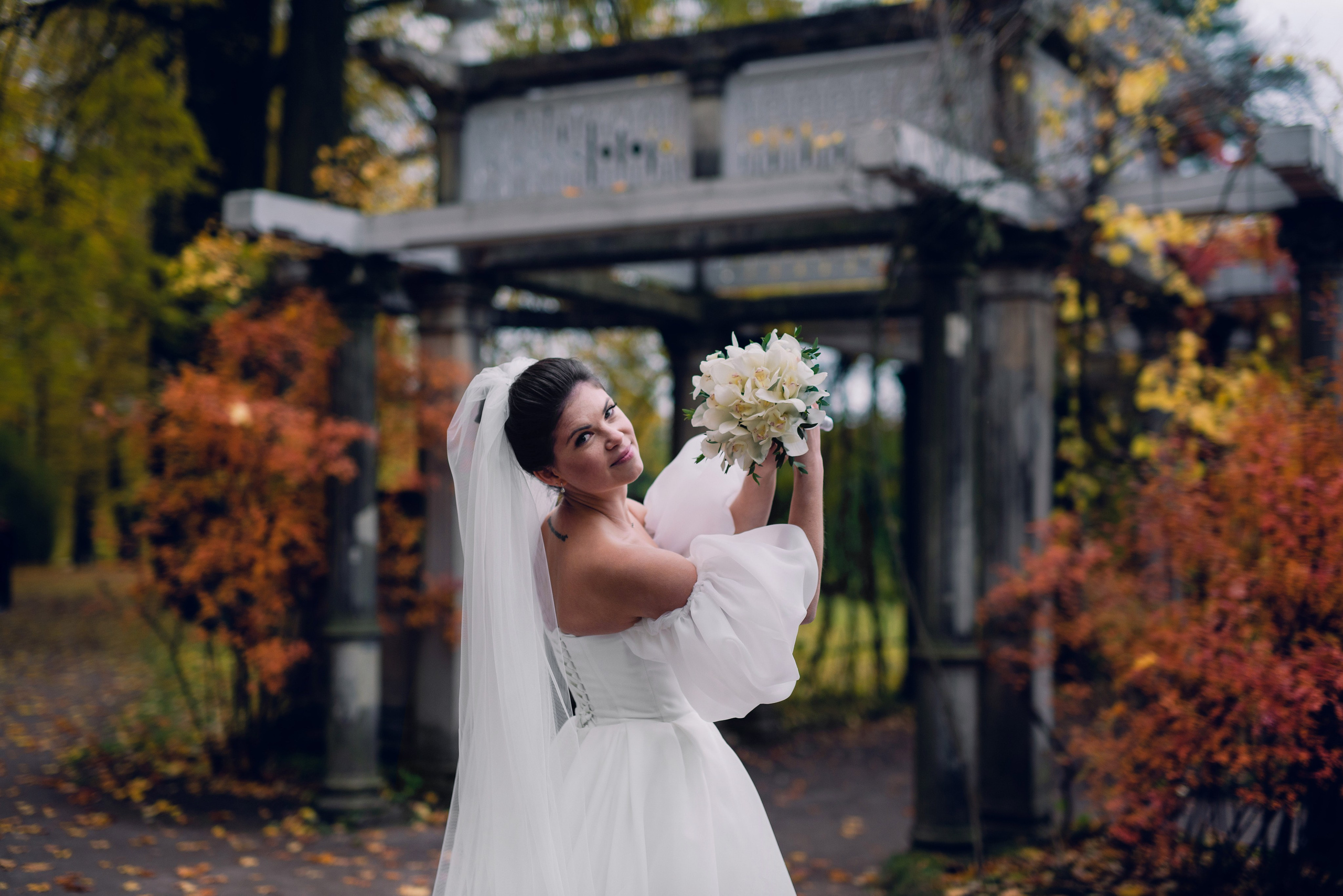 Осенняя свадебная прогулка в Екатерининском парке в Пушкине. Портретный, семейный и свадебный фотограф в Санкт-Петербурге и в Пушкине Ширяев Денис