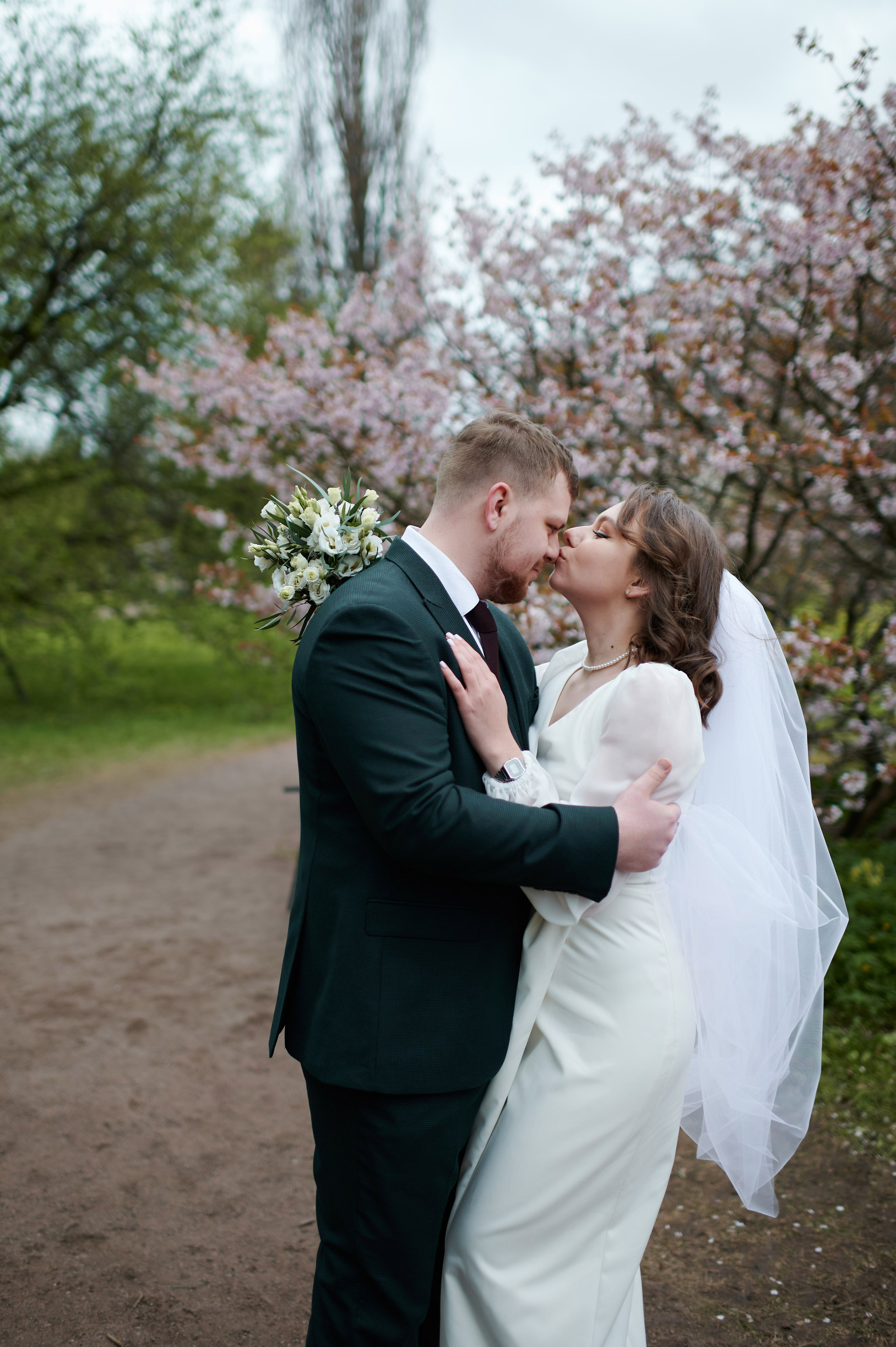 Ксения и Егор (фотосессия в ЗАГСе Петроградского района, Ботаническом саду с сакурой). Портретный, семейный и свадебный фотограф в Санкт-Петербурге и в Пушкине Ширяев Денис