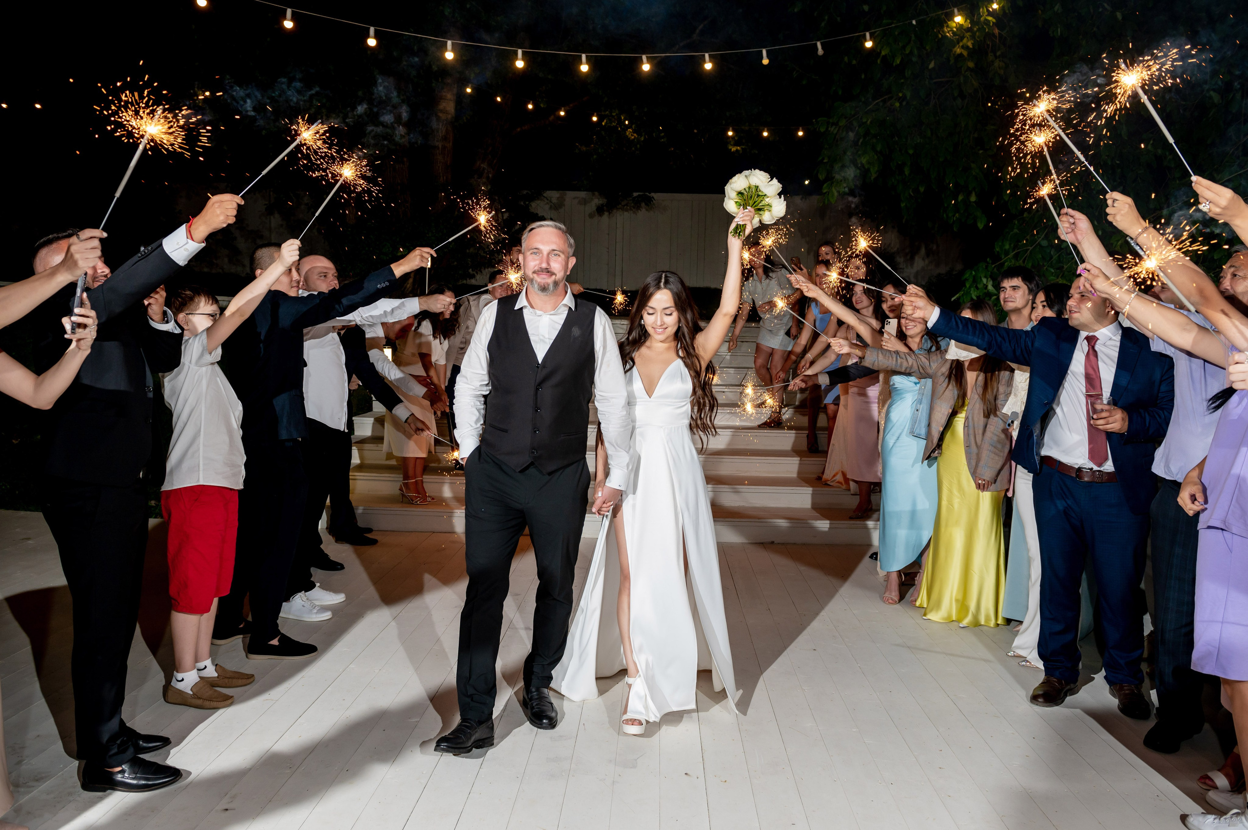 Классическая свадебная фотосессия Аины и Антона по самым красивым местам для свадебной прогулки в Санкт-Петербурге. Портретный, семейный и свадебный фотограф в Санкт-Петербурге и в Пушкине Ширяев Денис