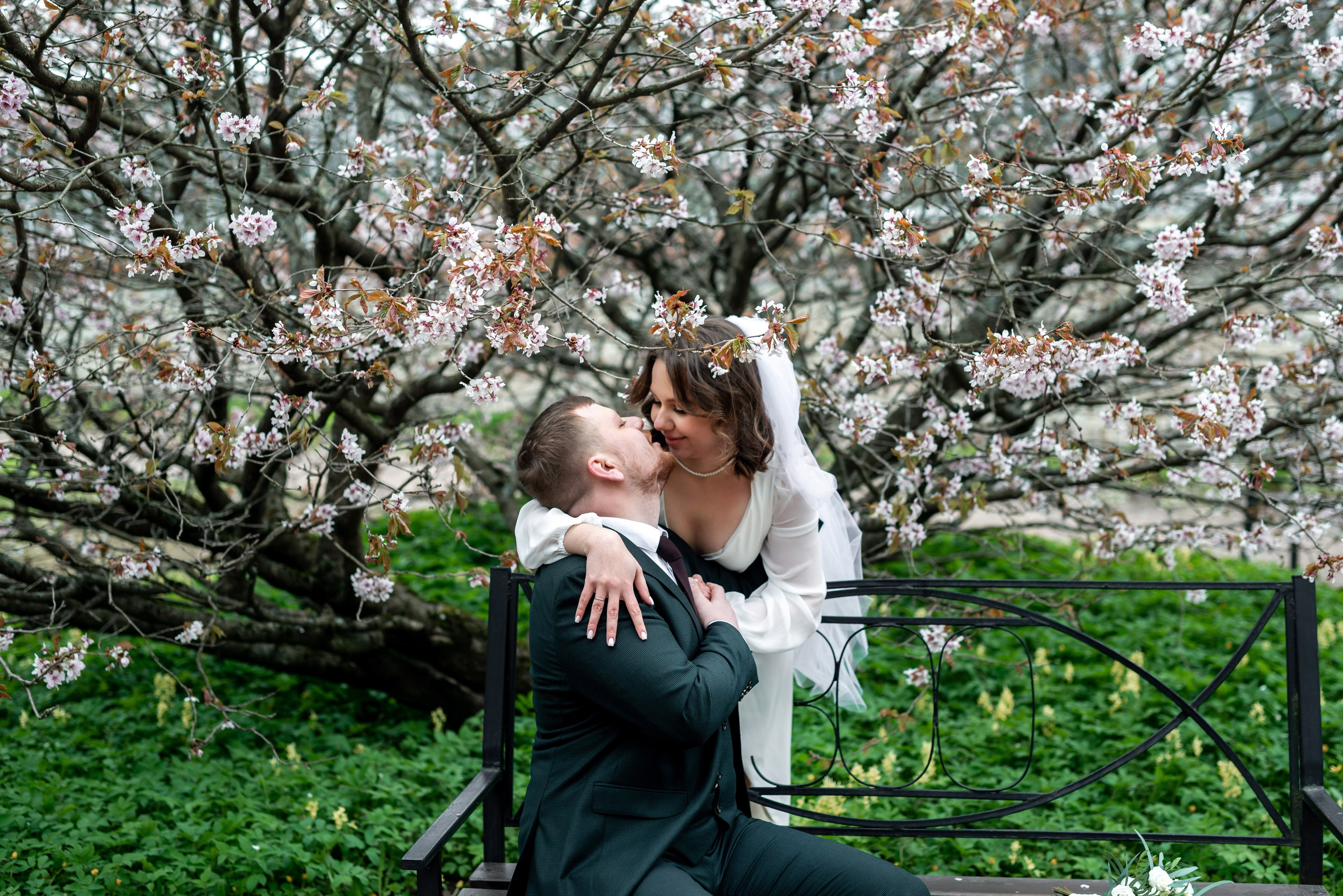 Ксения и Егор (фотосессия в ЗАГСе Петроградского района, Ботаническом саду с сакурой). Портретный, семейный и свадебный фотограф в Санкт-Петербурге и в Пушкине Ширяев Денис