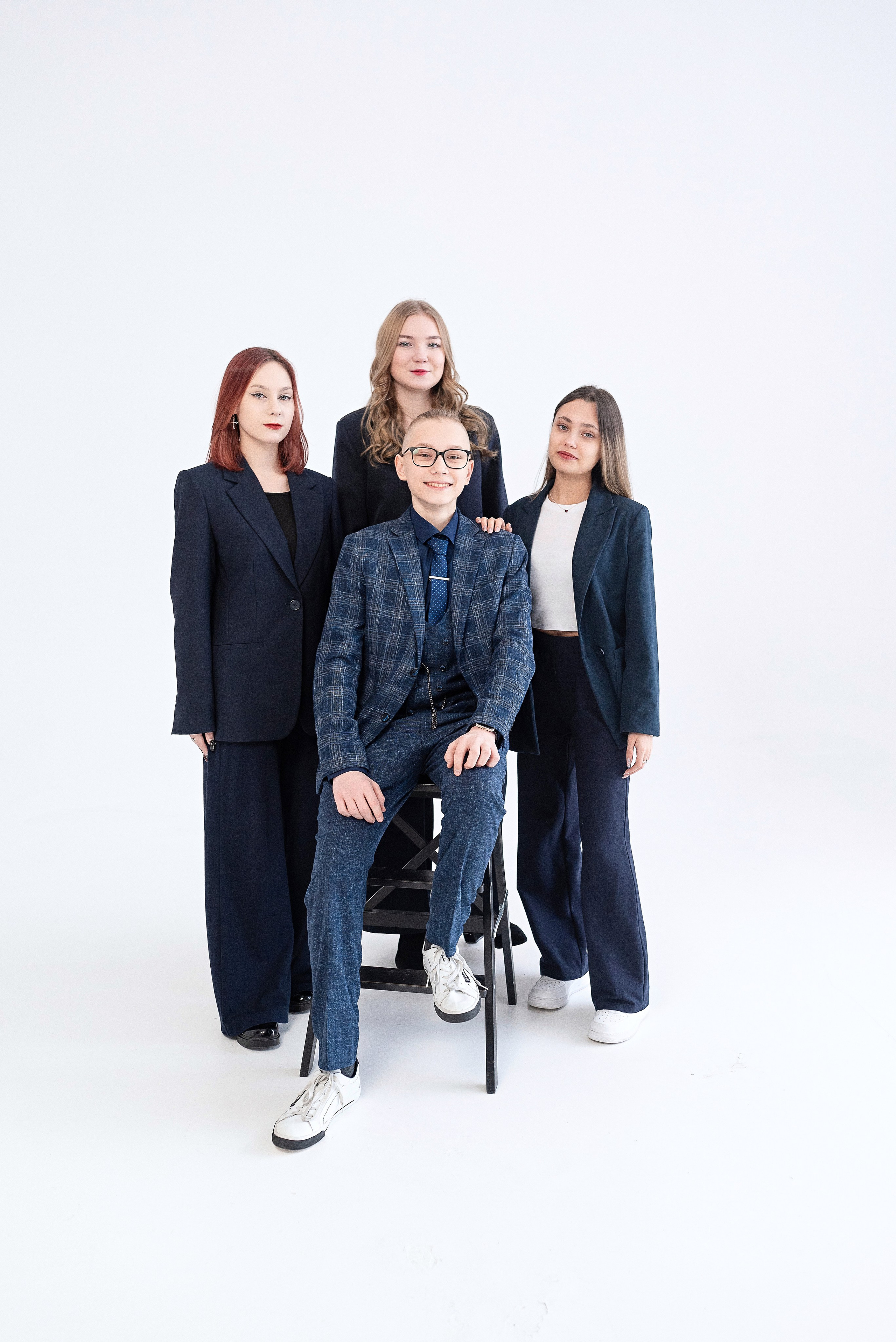 9 класс на циклораме. Детский и семейный фотограф в Сургуте и Нефтеюганске Анна Старцева