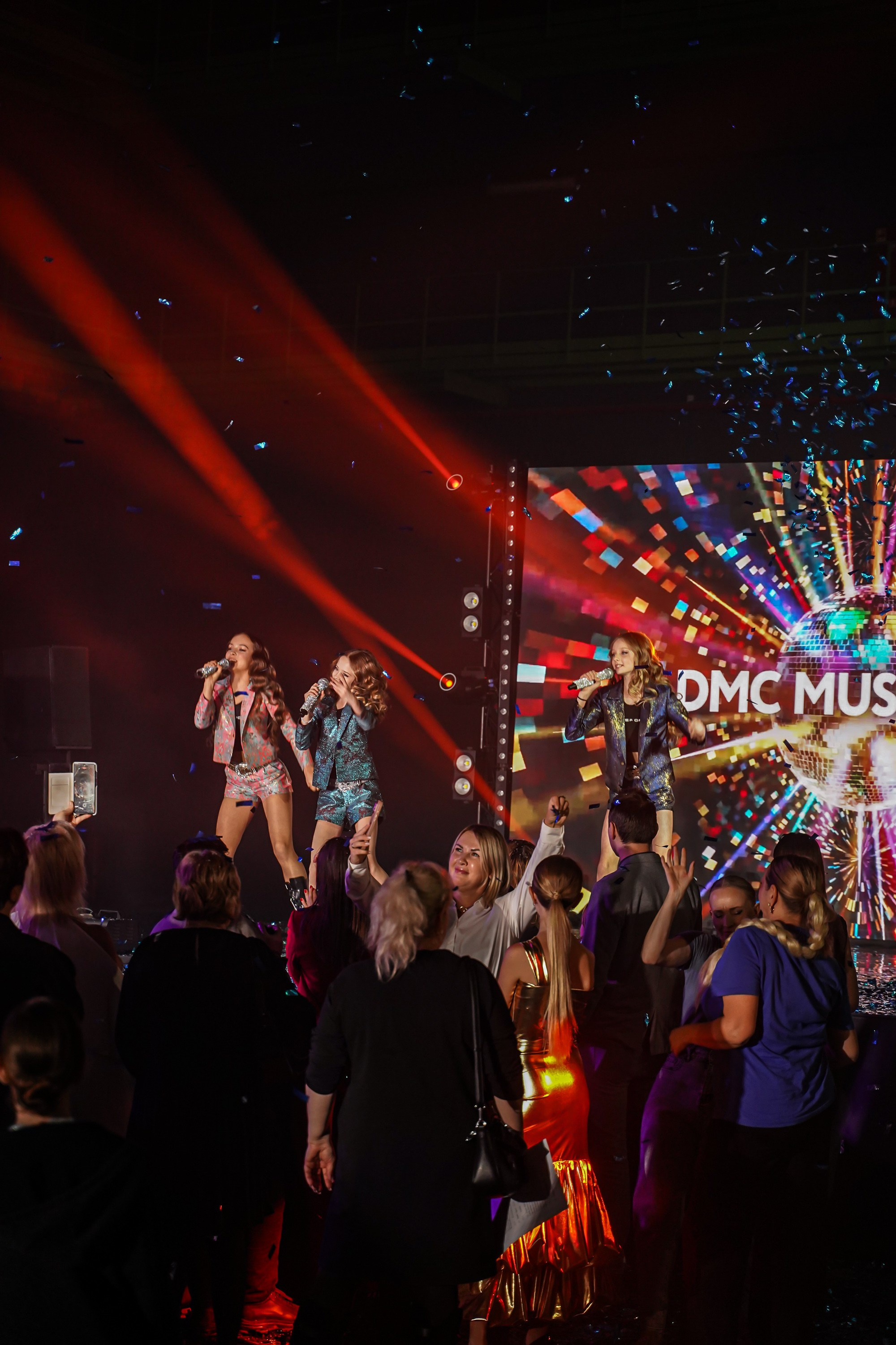 Главкино новогодняя ночь на DMC MUSIC TV. Разноплановый фотограф в Москве