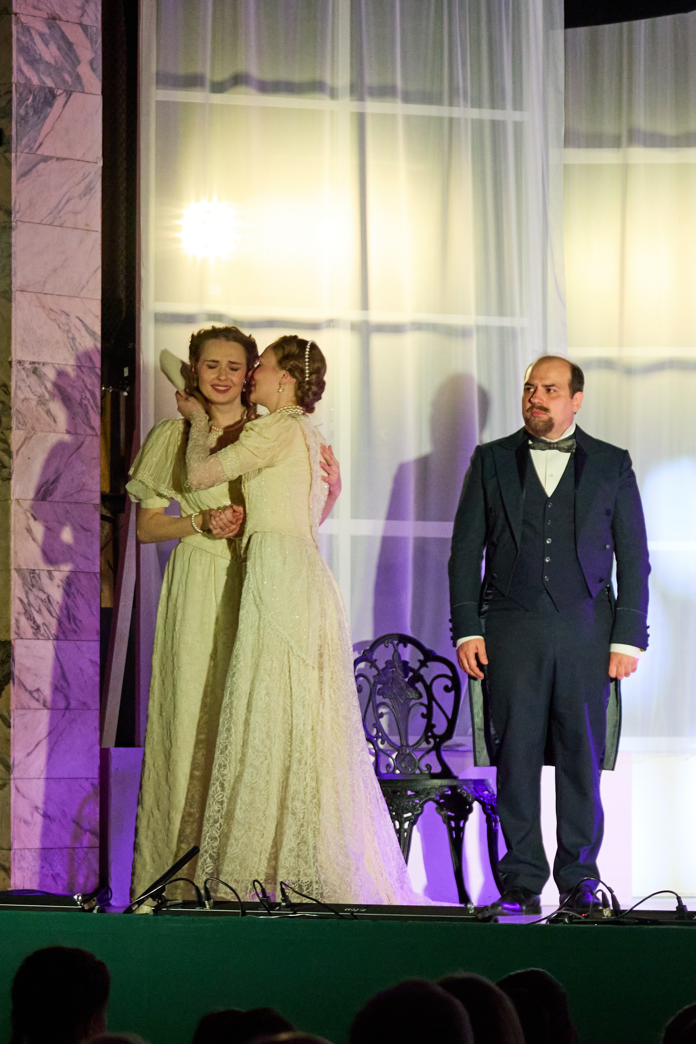 Сцена. Фотограф видеограф широкого профиля Денис Захаров