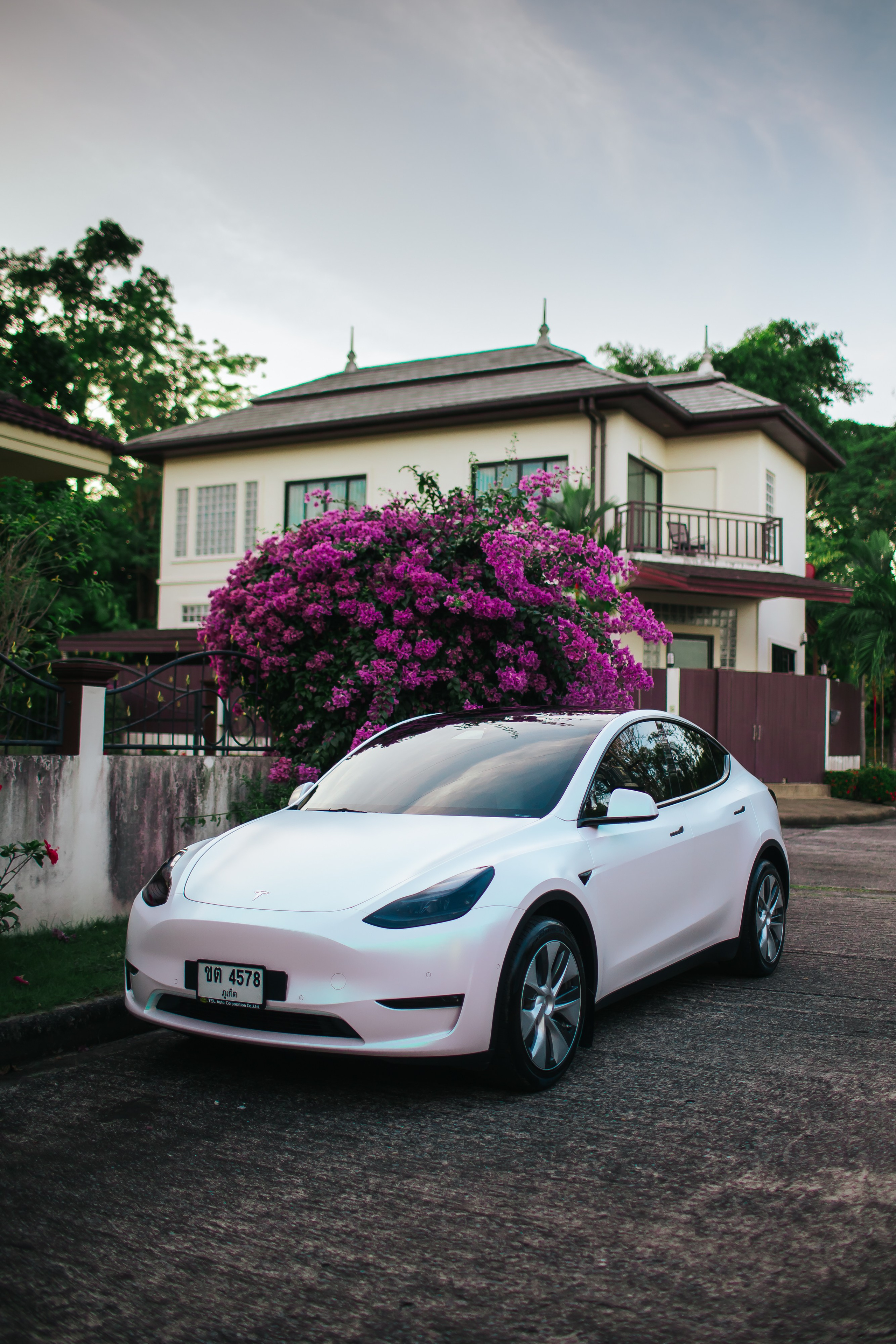 Tesla Model 3 Pearl. Фотограф в на Пхукете Сергей Войлоков