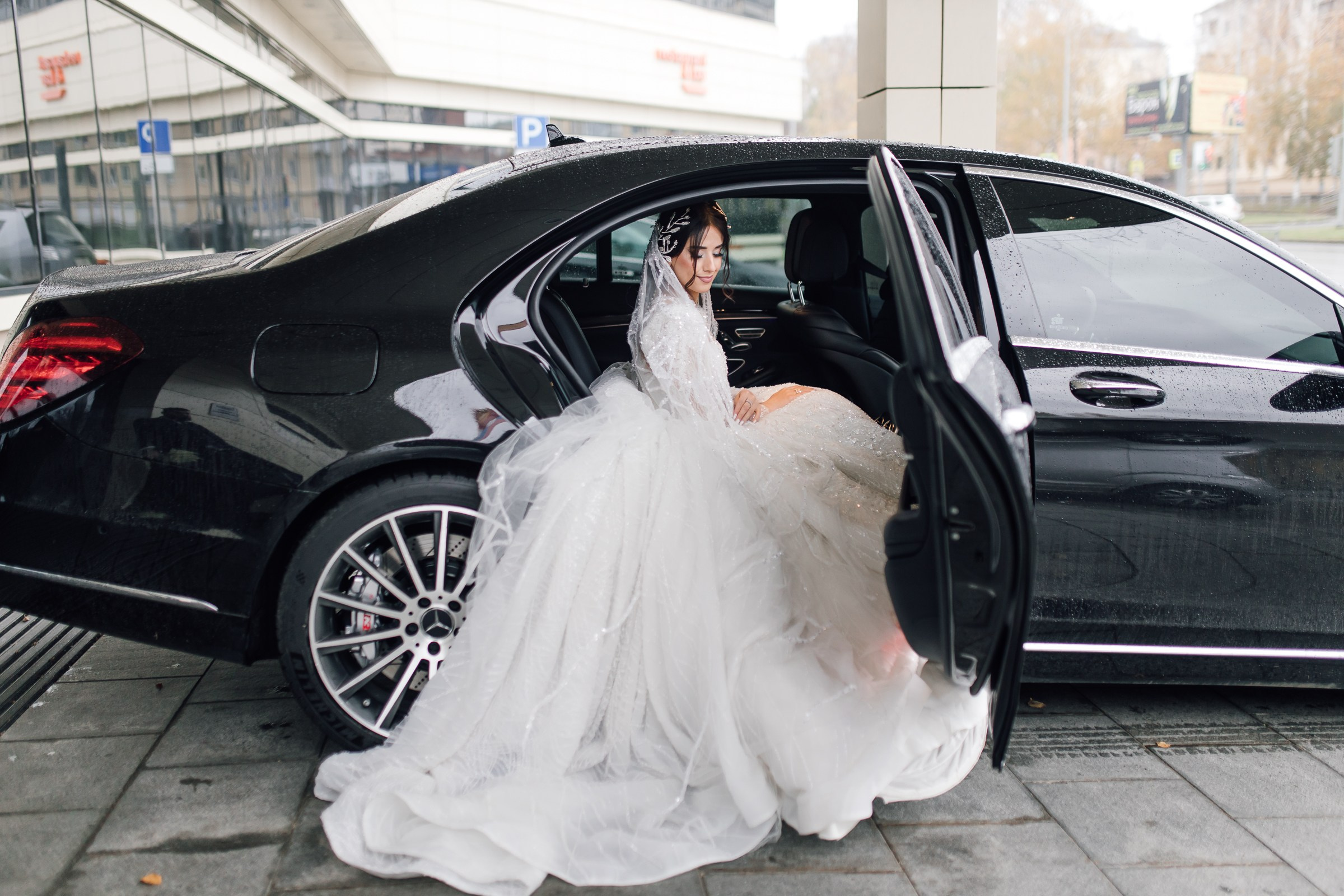 Невеста в автомобиле фотосессия Нижний тагил