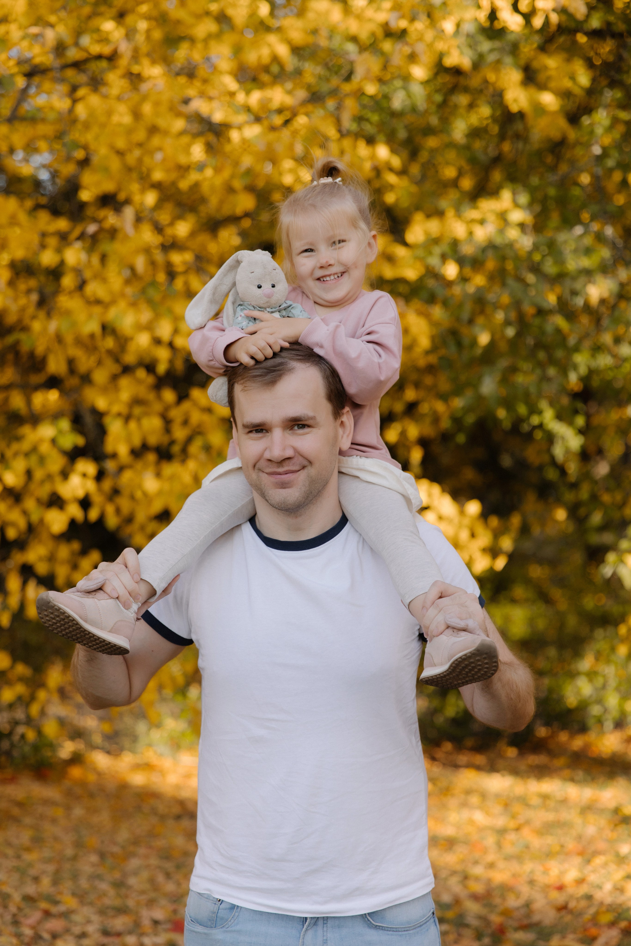 Прогулка Василисы с родителями, дядей и тетей. Семейный и свадебный фотограф в Москве и Зеленограде Пилипенко Юлия