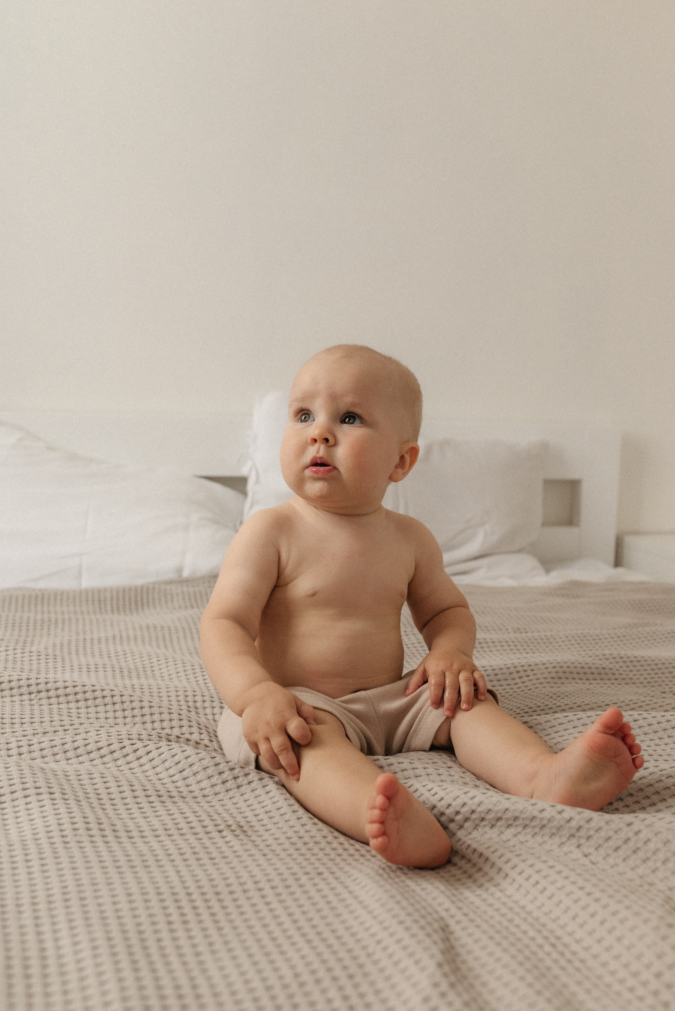 Семейная фотосессия дома с малышом. Семейный и портретный фотограф Нижний Новгород