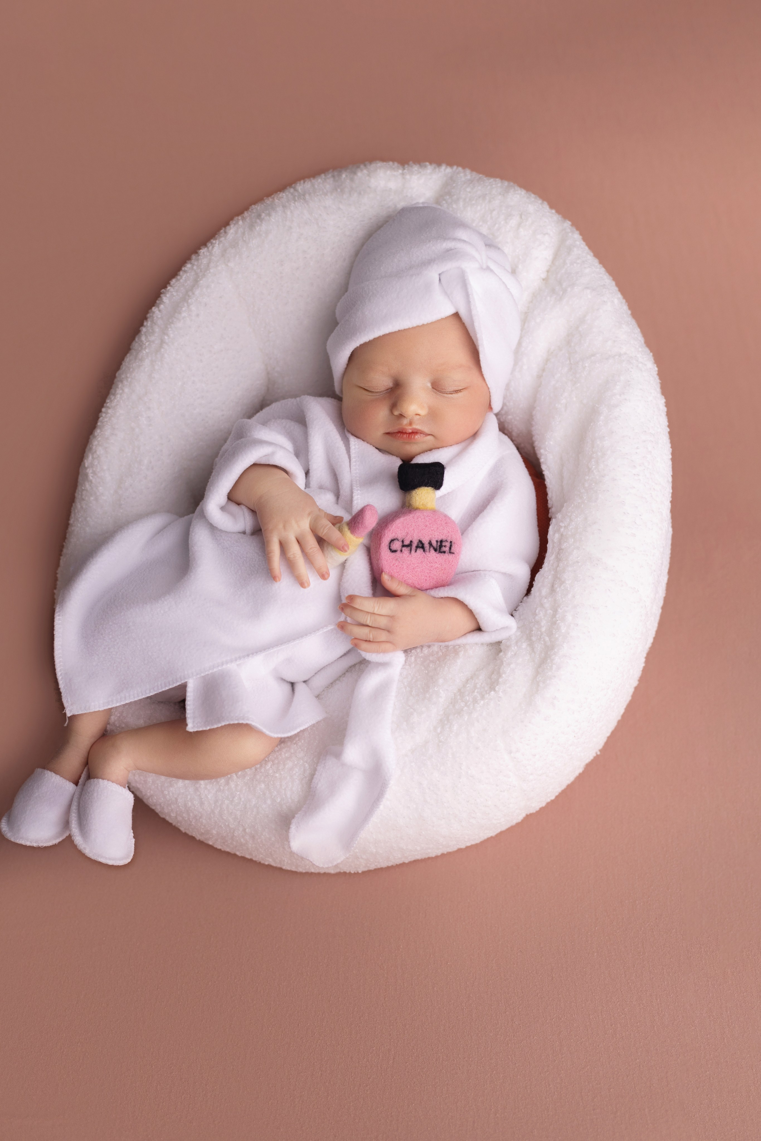 Классическая фотосессия малыша. Фотограф новорожденных малышей в Омске и Омской области Эльвира Камаева