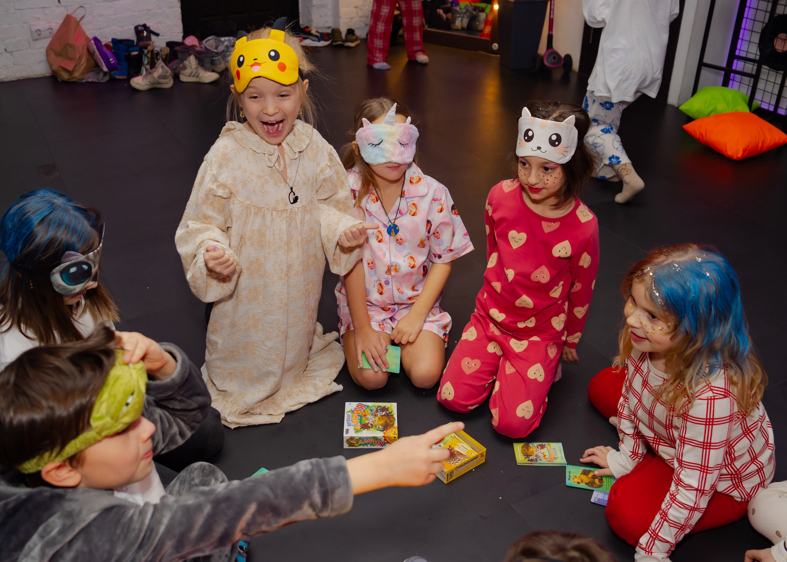 Битва подушками. Крамер Юлиана детский и семейный фотограф