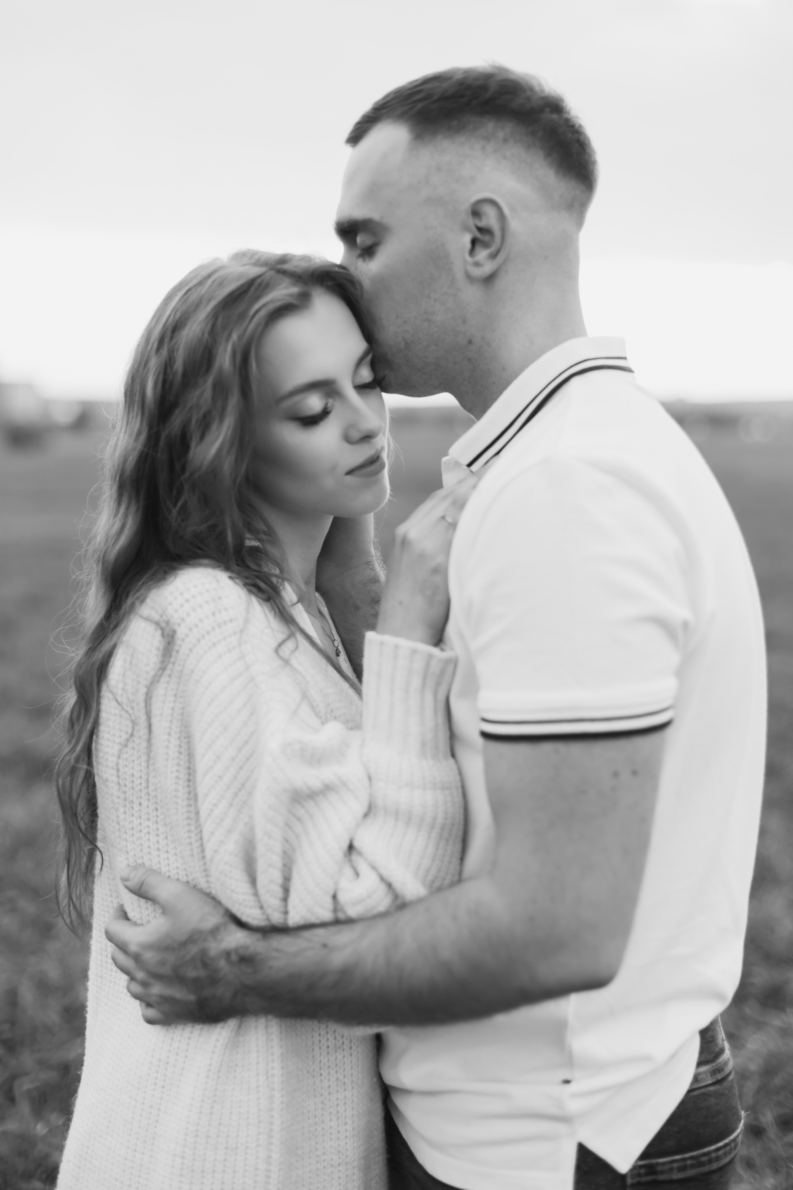 Закат, поле. Свадебный и семейный фотограф Екатеринбург Настя Саедгалина