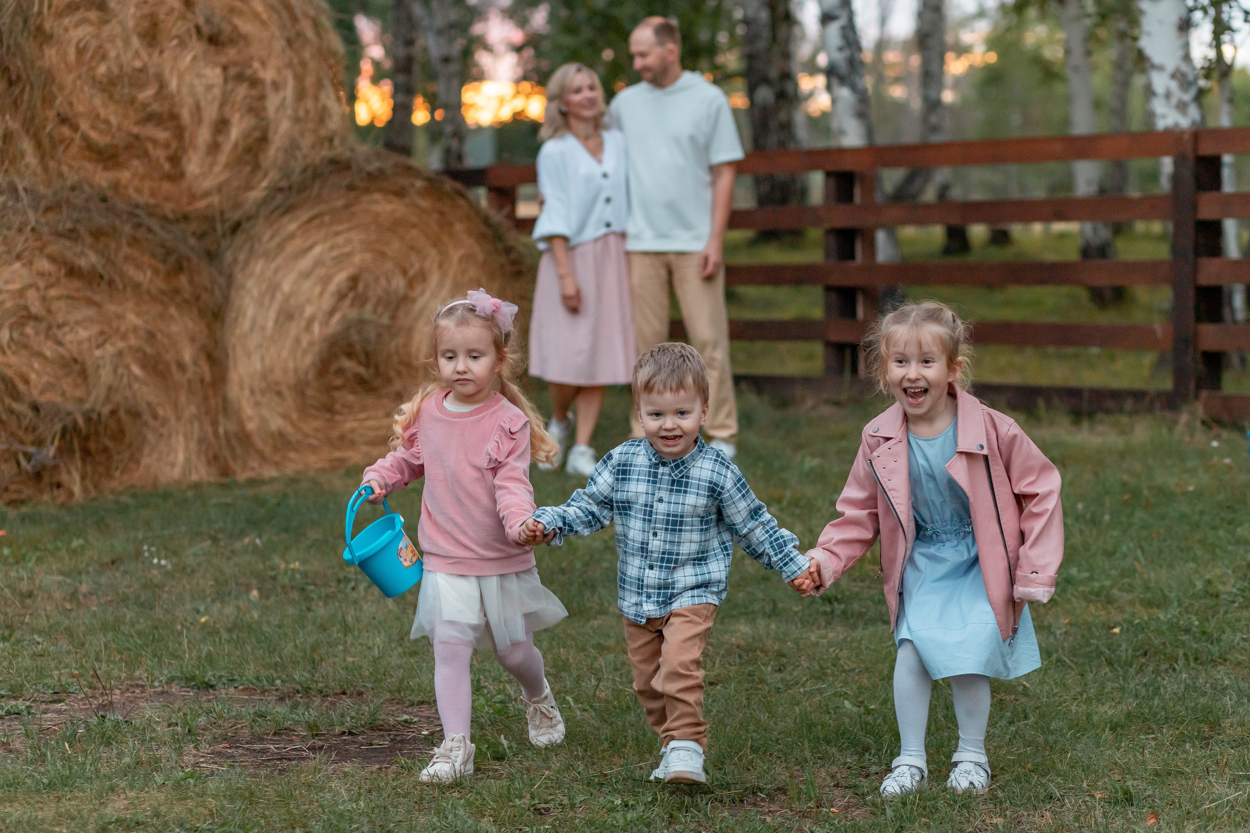 Семейная прогулка на ранчо. Детский и семейный фотограф в Красноярске Юлия Бирюкова