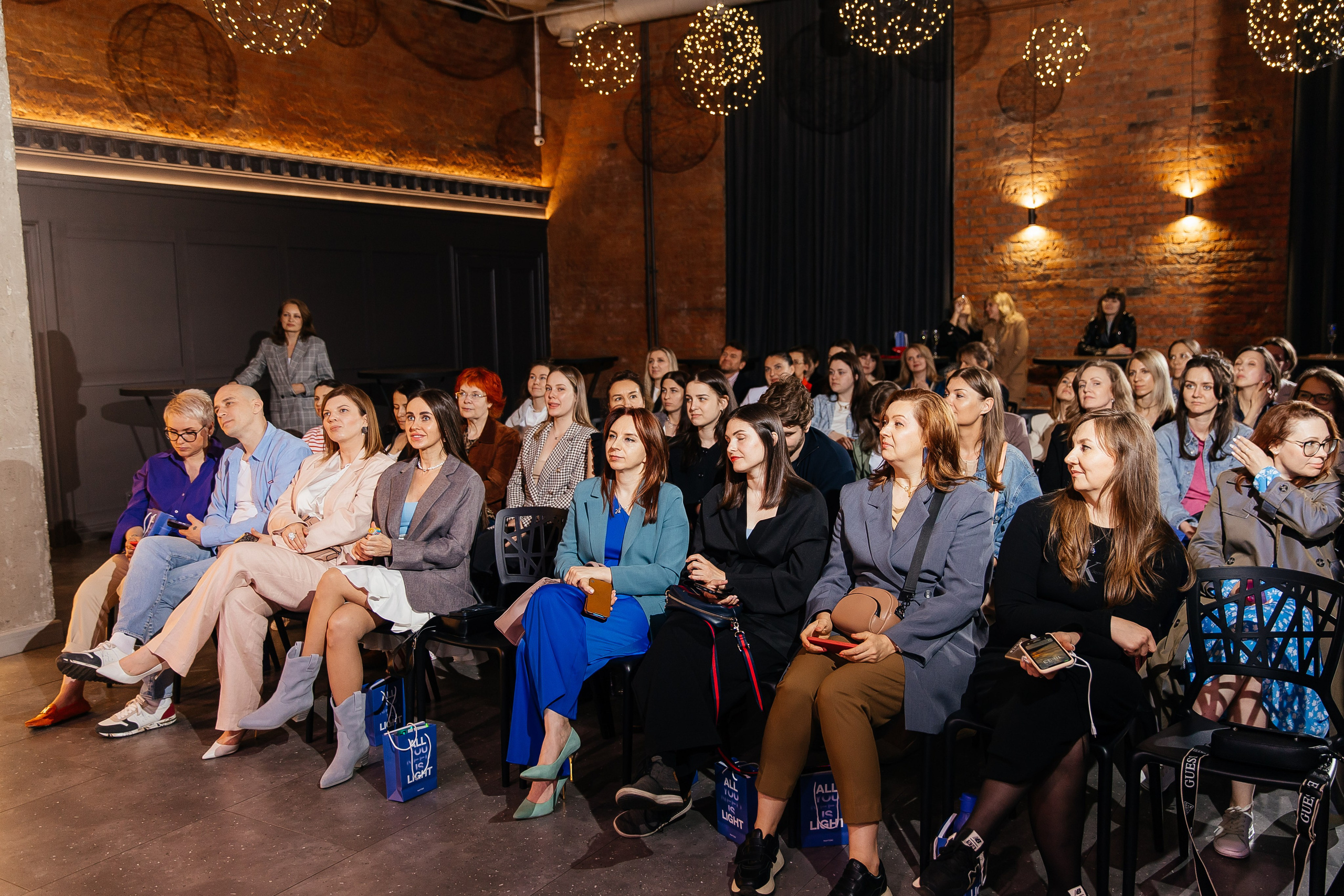 Презентация новинок систем света Maytoni в One way loft. Фотограф в Красноярске Надежда Воскресенская