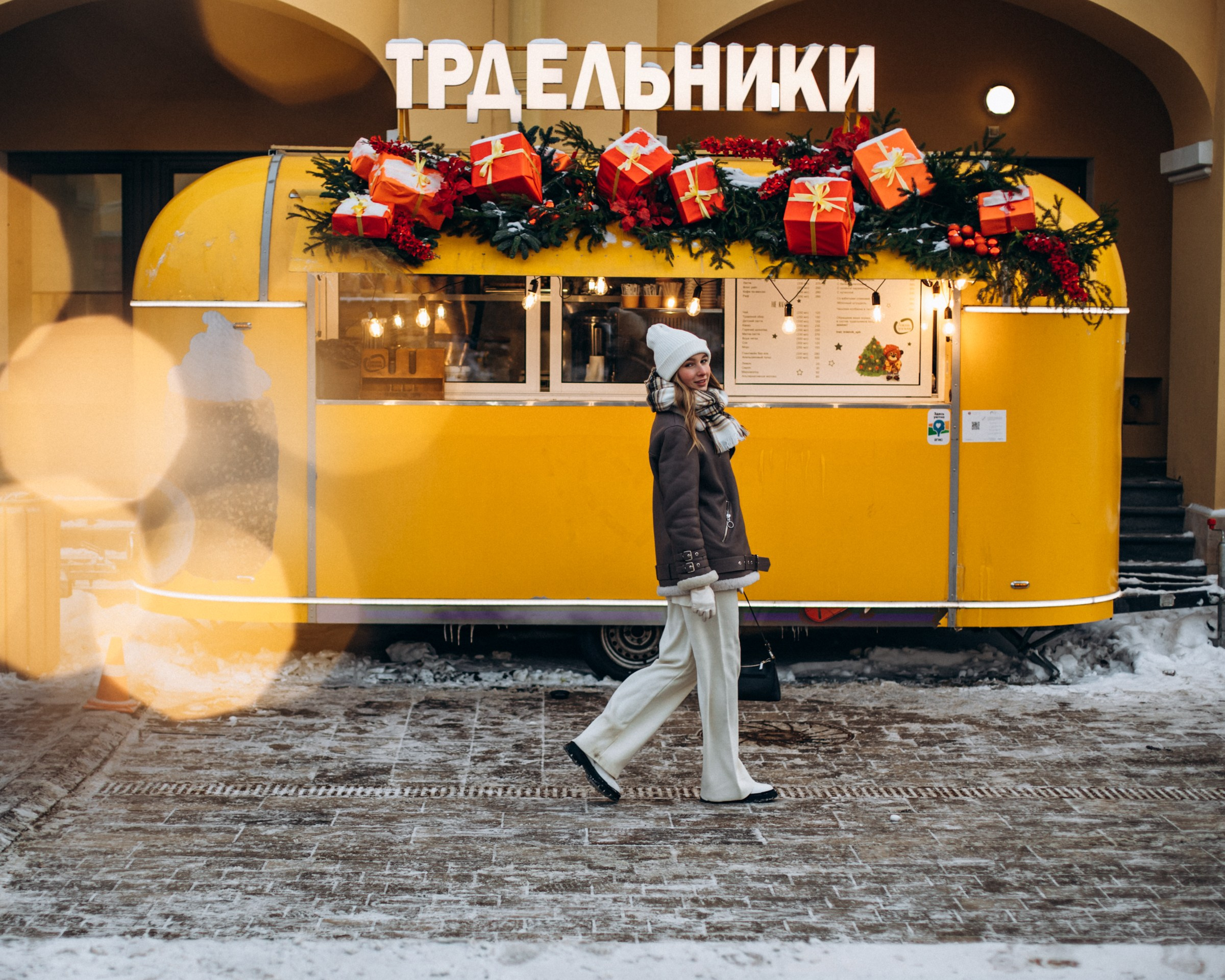 Александра в декабре. Фотопрогулка в Петербурге. Индивидуальный и семейный фотограф в Санкт-Петербурге