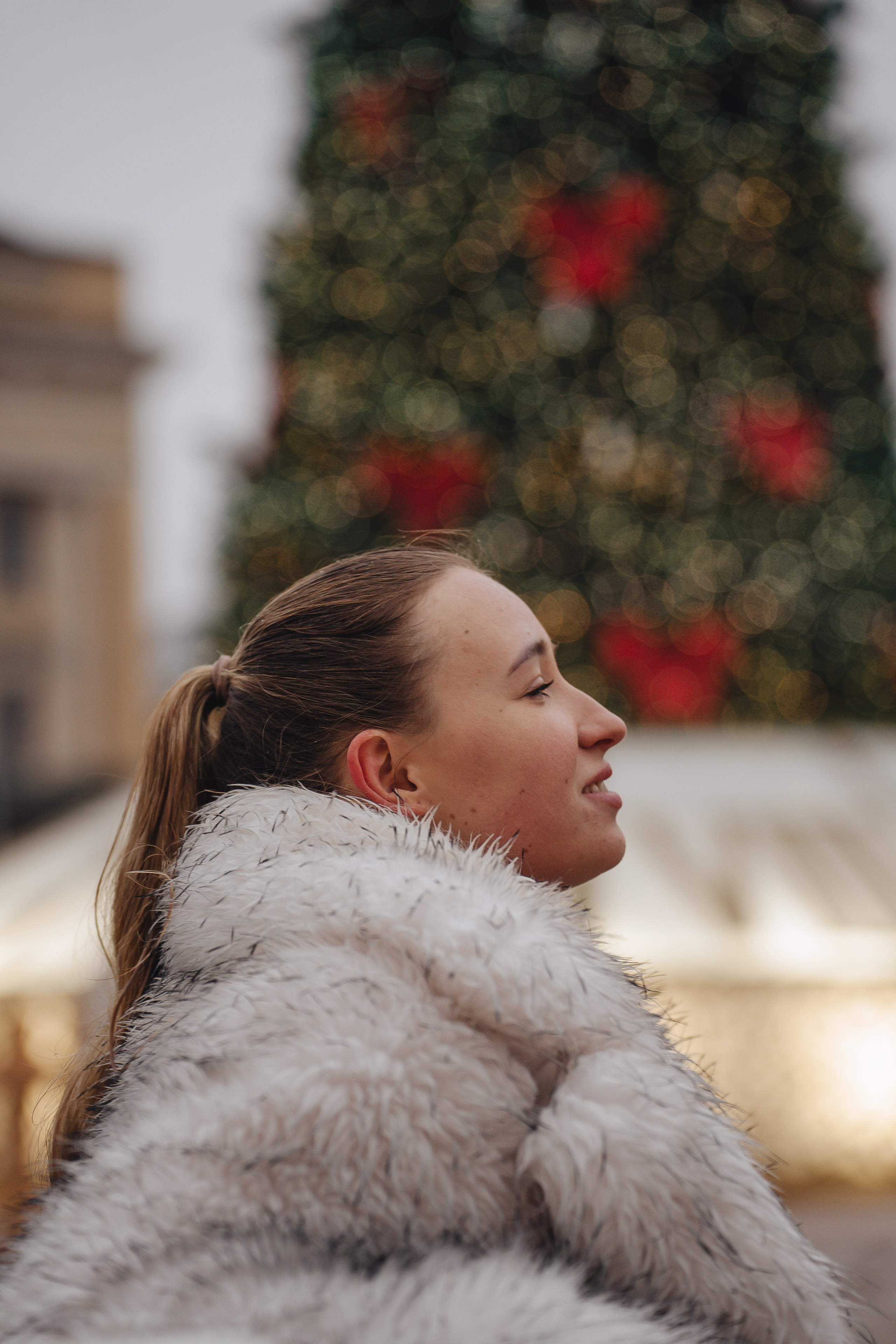 ПРОГУЛКА НА МАНЕЖНОЙ ПЛОЩАДИ ДЛЯ ДЕВУШКИ ПЕРЕД НОВЫМ ГОДОМ (НОВОГОДНЯЯ ФОТОСЕССИИЯ НА МАНЕЖНОЙ ПЛОЩАДИ). Профессиональный фотограф, Санкт-Петербург — Виктория Богомолова