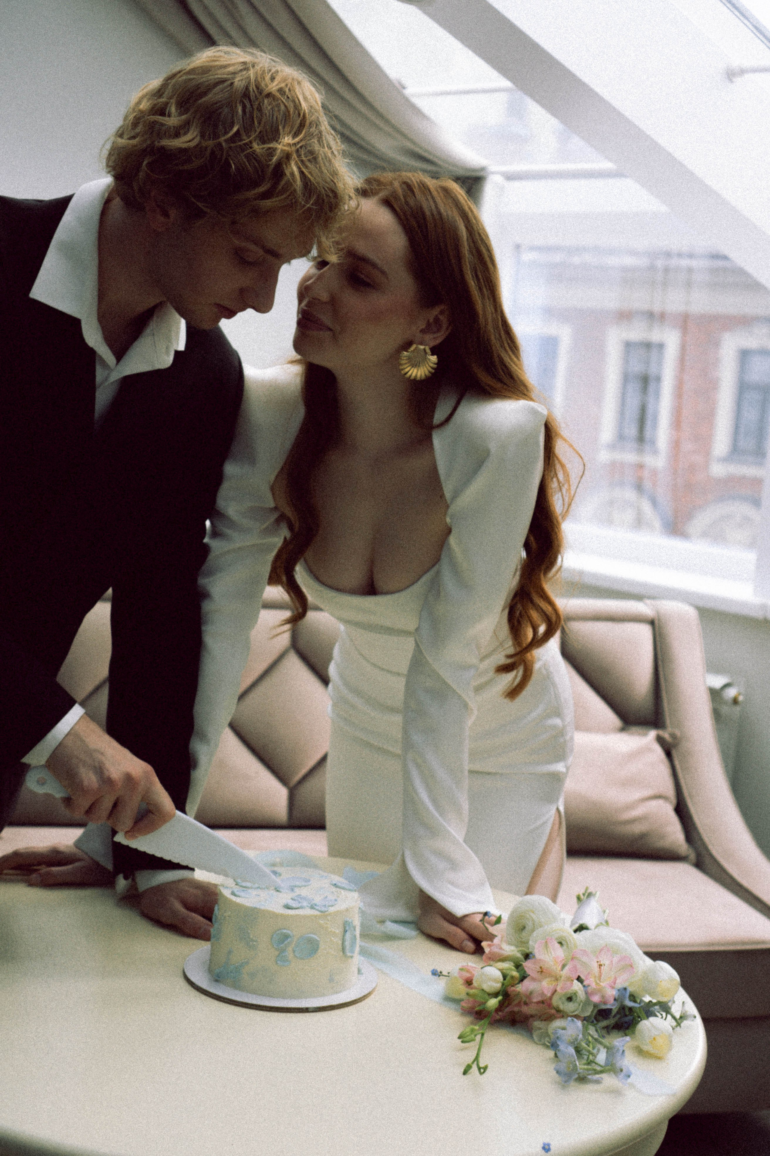 СВАДЕБНАЯ СЬЕМКА В ОТЕЛЕ. СБОРЫ ЖЕНИХА И НЕВЕСТЫ И ТАКЖЕ ТОР И ПОДГОТОВКА К ПРОГУЛКЕ. Профессиональный фотограф, Санкт-Петербург — Виктория Богомолова