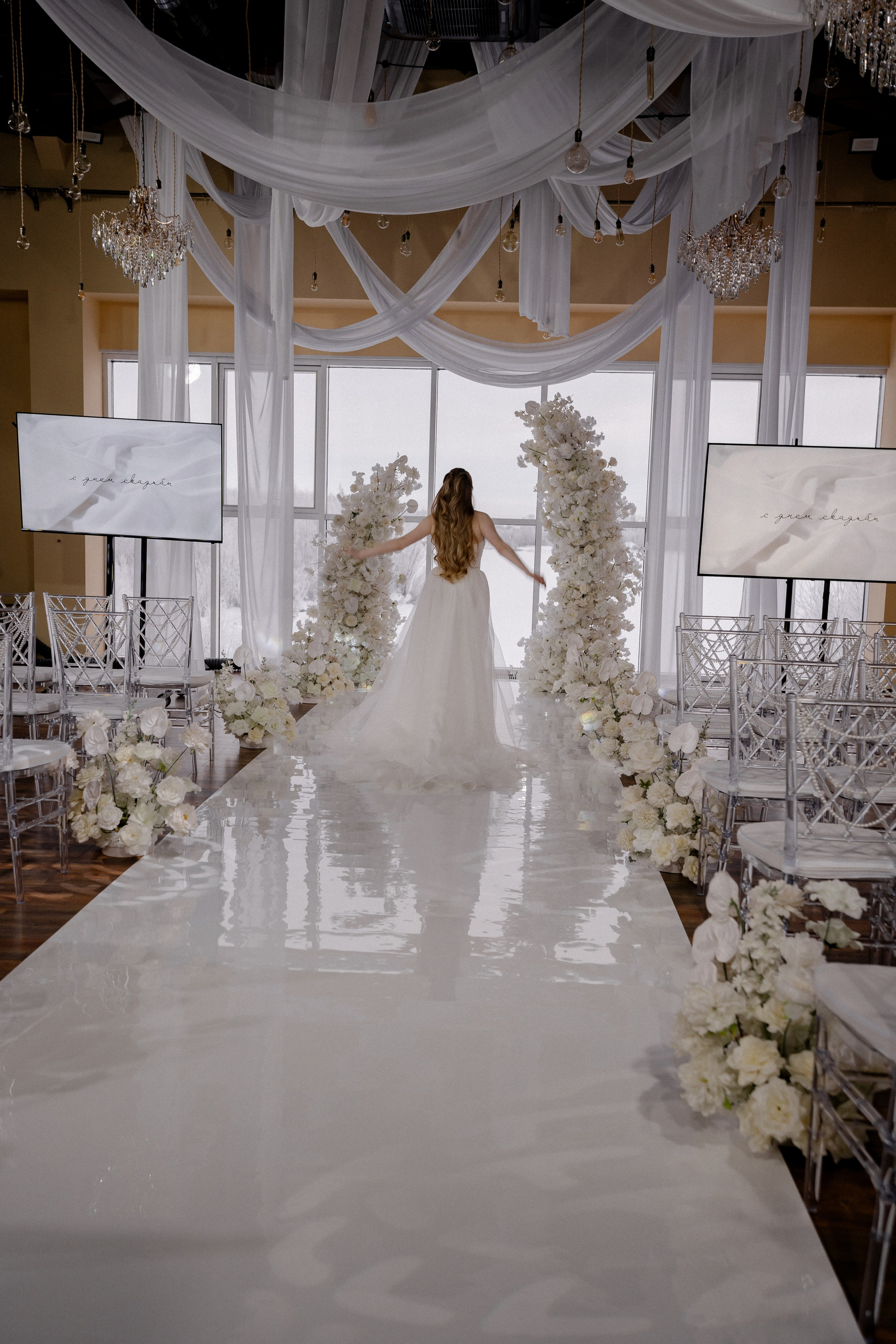 СВАДЕБНАЯ СЬЕМКА СБОРОВ В ОТЕЛЕ И ВЫЕЗД НА ЦЕРЕМОНИЮ (СНЯТО В СИБИРЕ В НИЖНЕВАРТОВСКЕ). Профессиональный фотограф, Санкт-Петербург — Виктория Богомолова