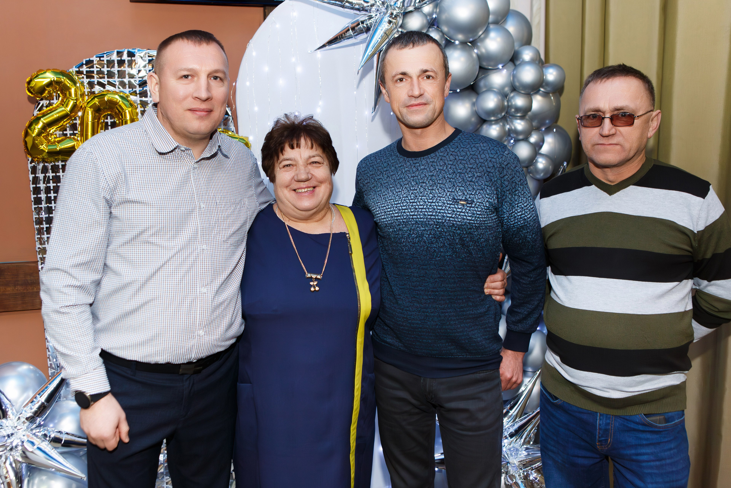 КОРПОРАТИВ 21.12.24 (кафе — АТМОСФЕРА). Профессиональный фотограф в Мценске и Орловской области