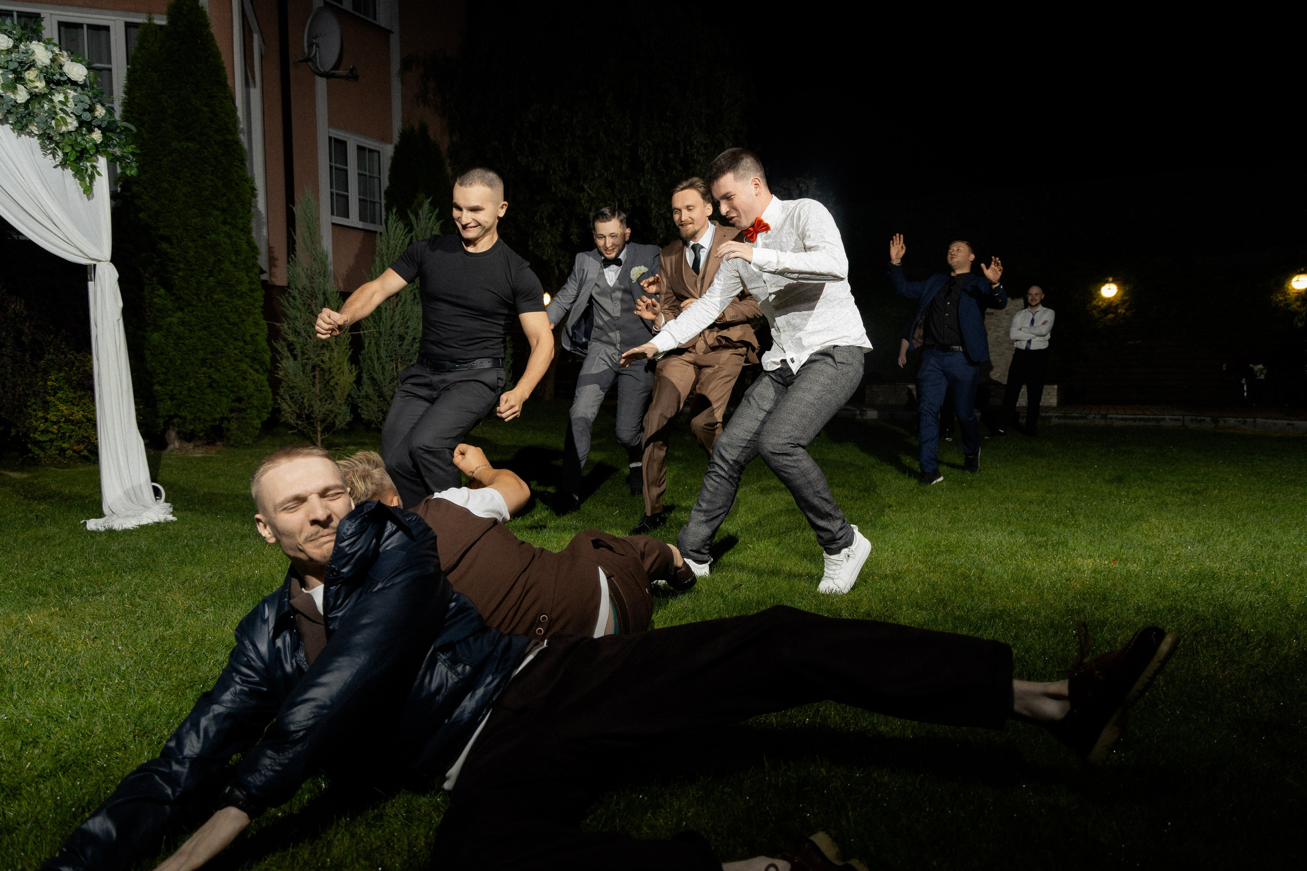 Свадебная фотосессия Анастасии и Игоря в Усадьбе Легенда. Свадебный фотограф в Минске/Беларуси Сергей Спиридонов