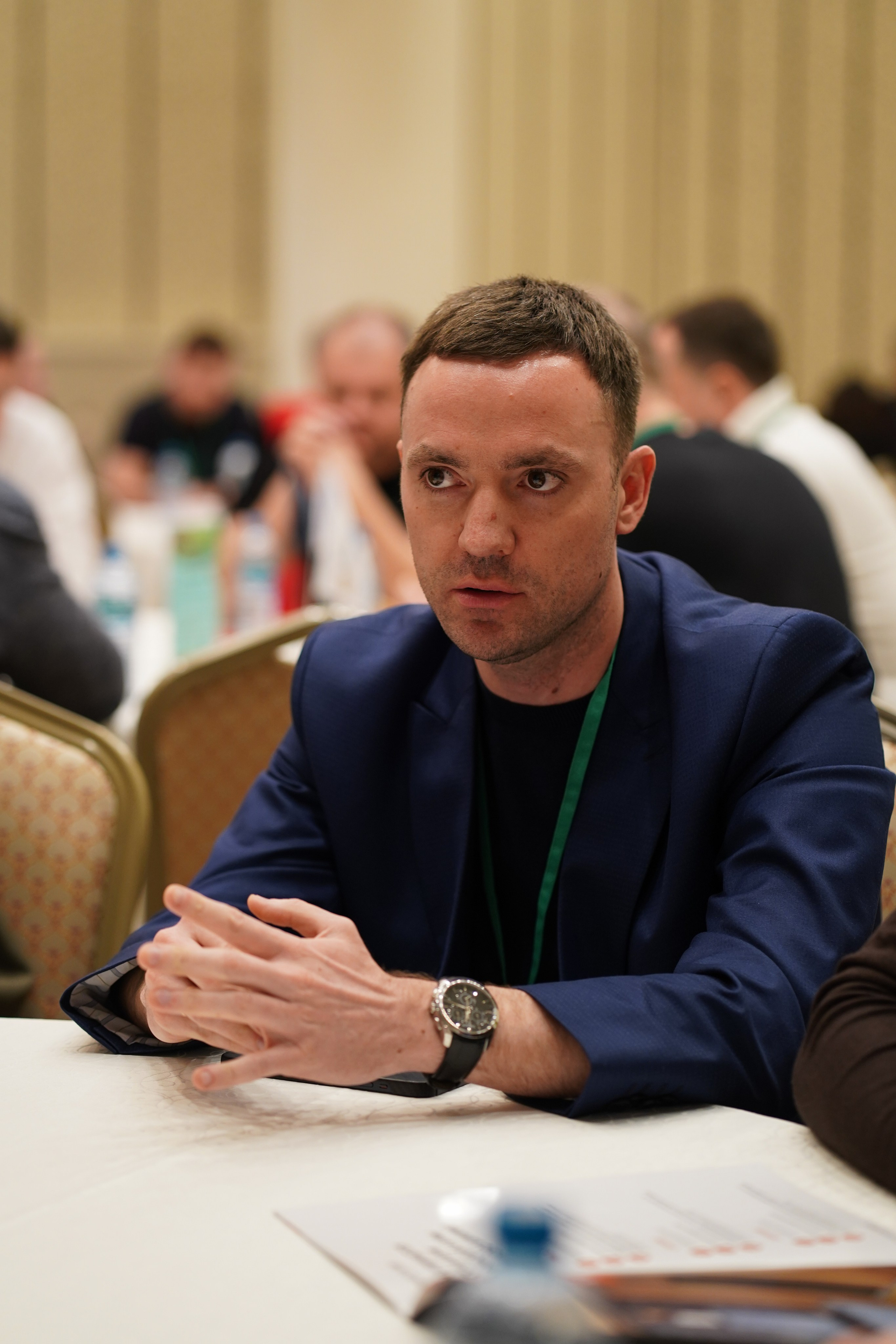 Малоэтажная страна конференция. Фотограф