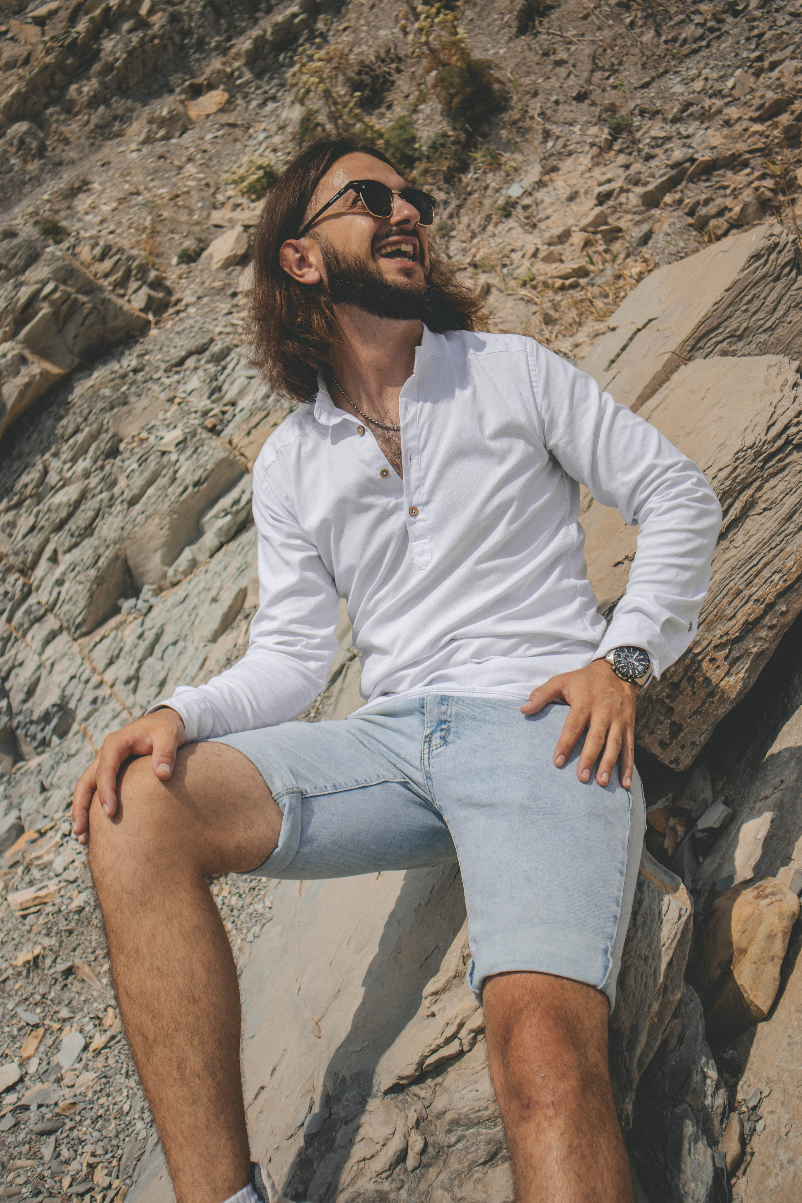 «Шаги по волнам: берег мечты». Уличный фотограф Города N