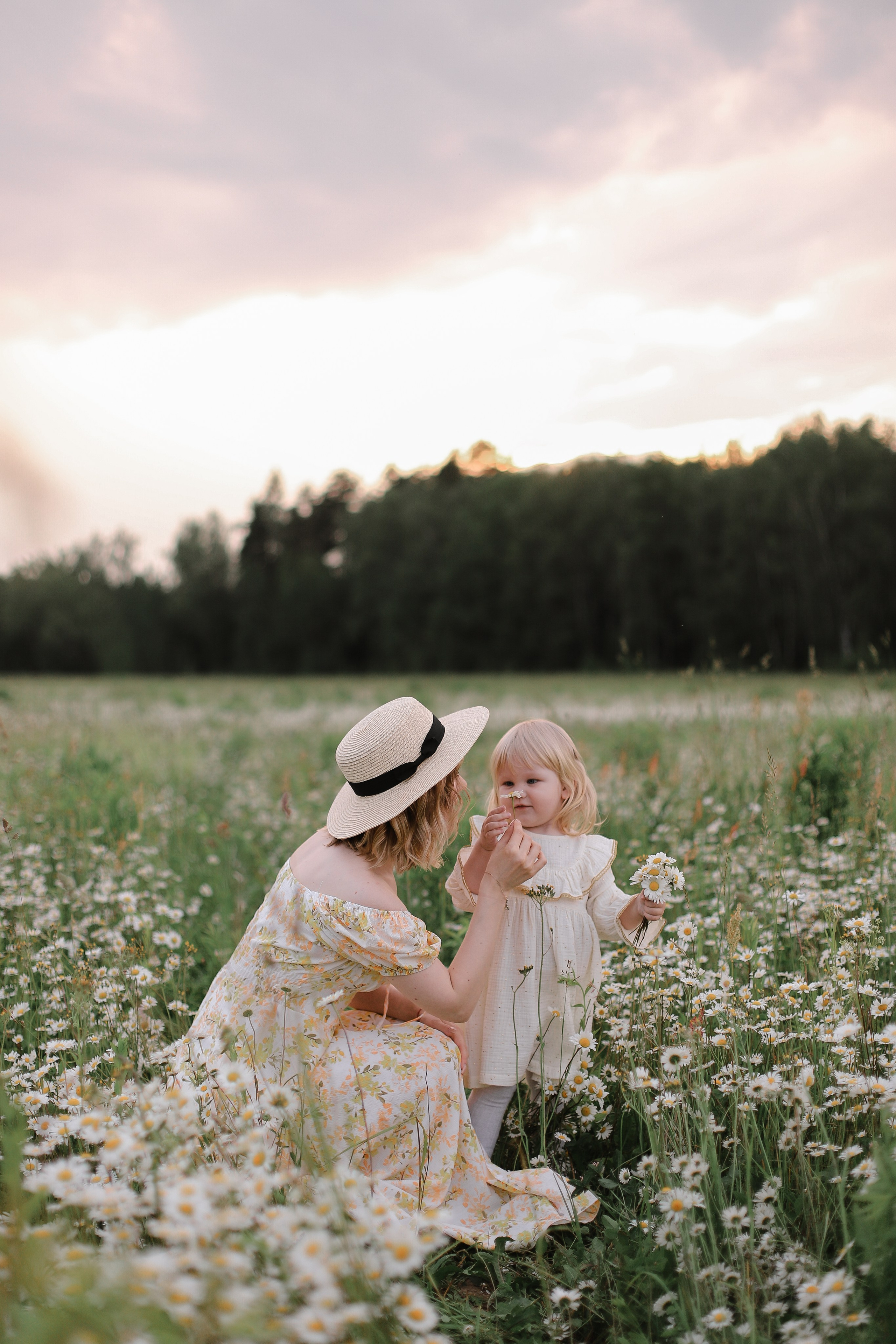 Катя и Соня в ромашках. Свадебный, семейный и детский фотограф в Люберцах Зайцева Анастасия