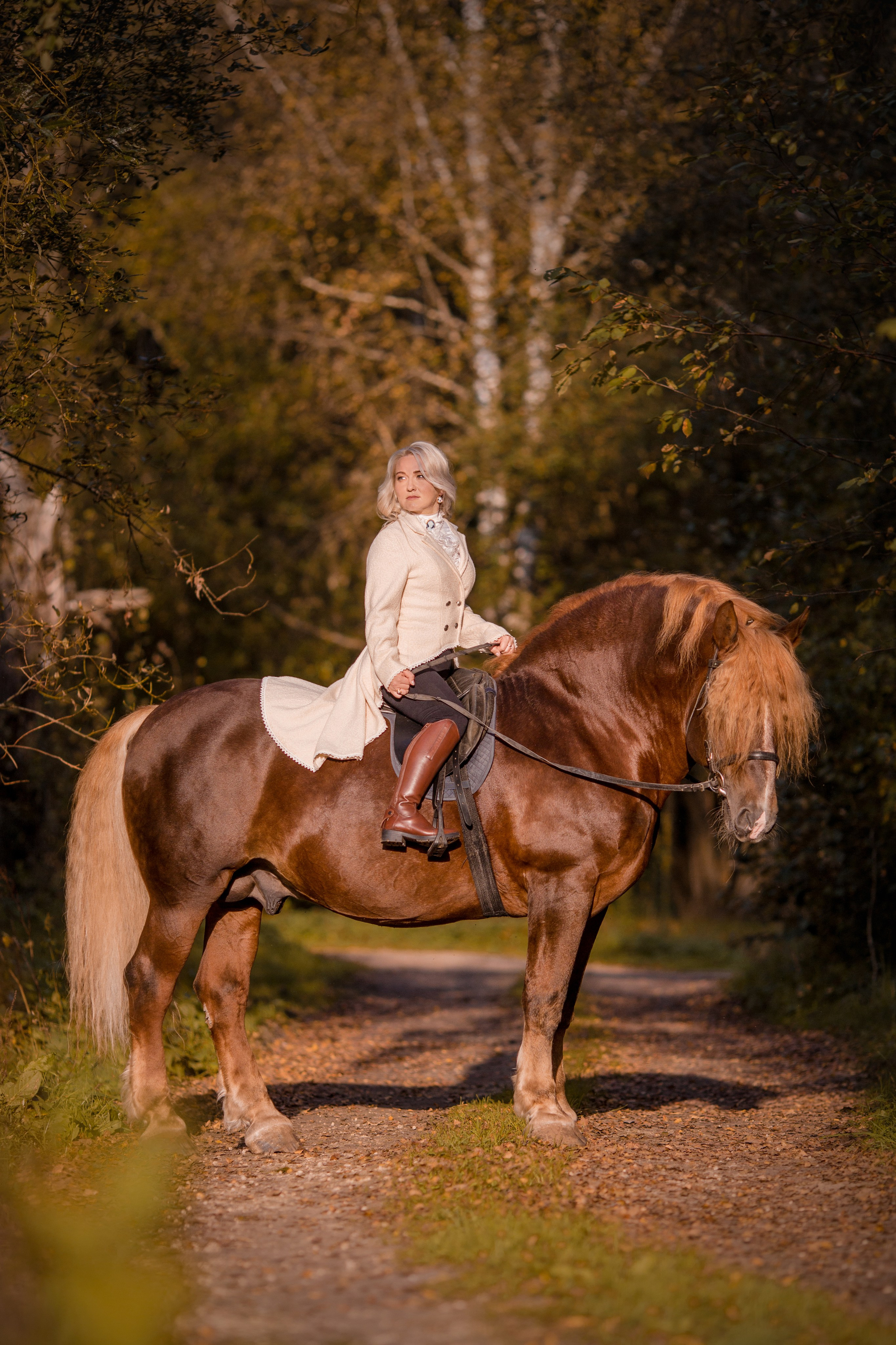 Осенняя фотосессия в костюме амазонка