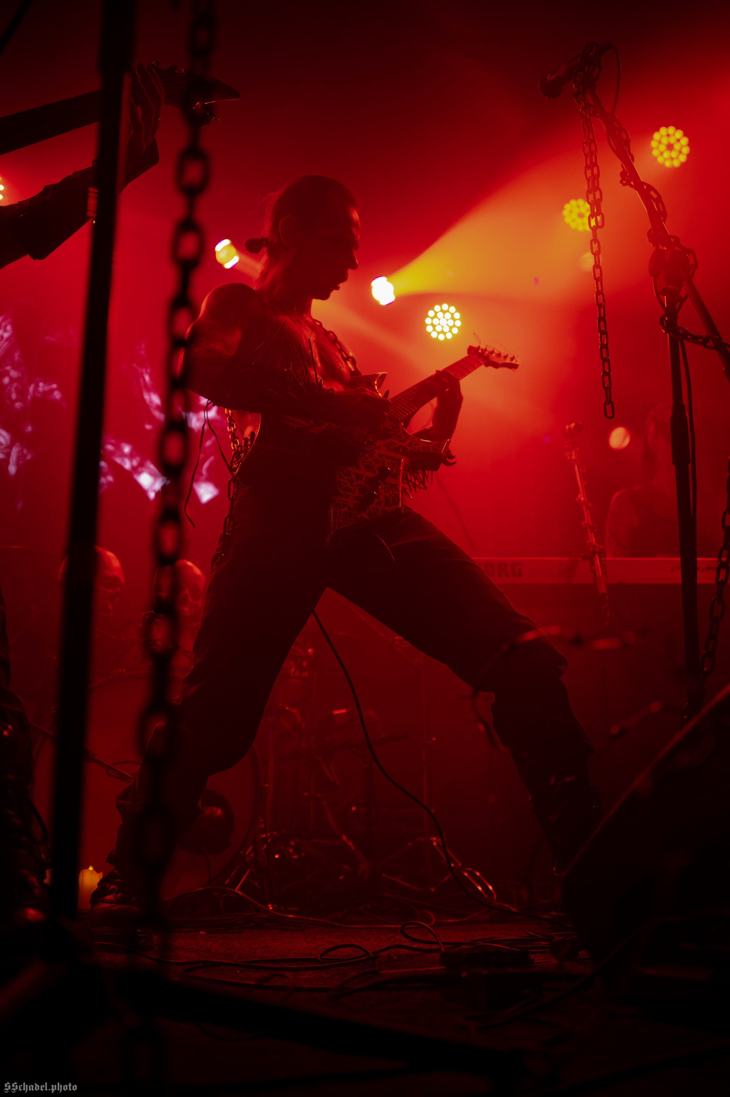 Frostlagte Måne 07.12.25. We will make everything metal!