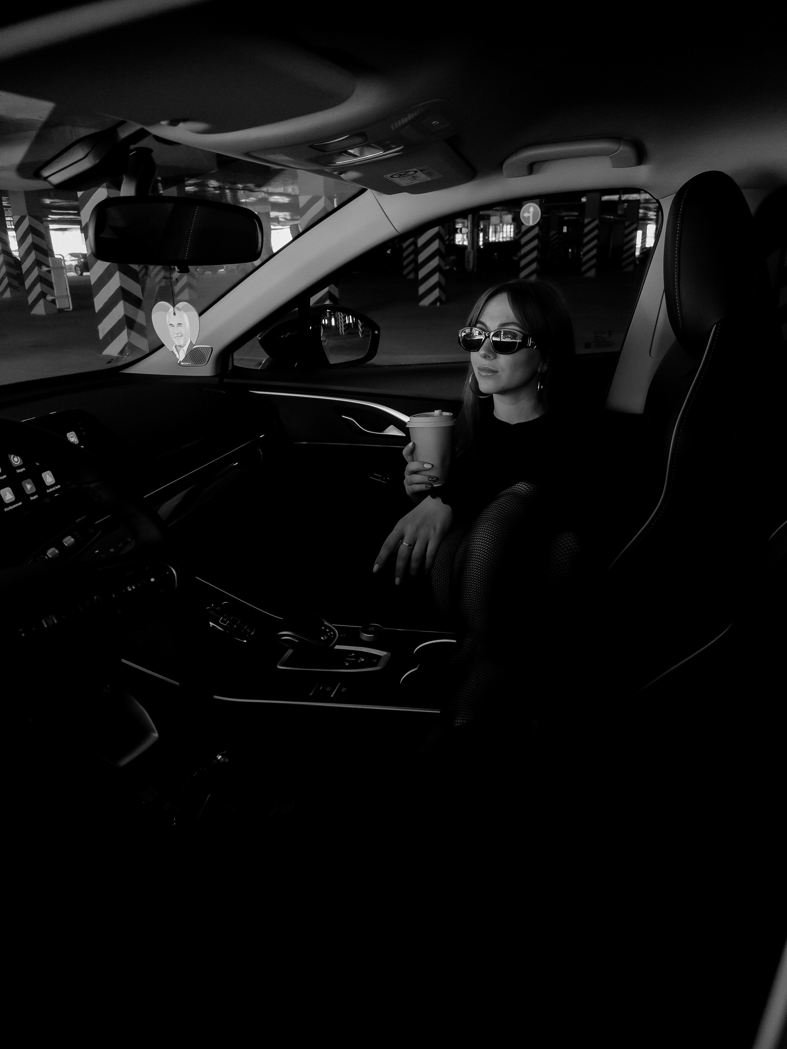 Вика | девушка на фоне бетонных джунглей. Фотограф Барнаул Софья Бояринова