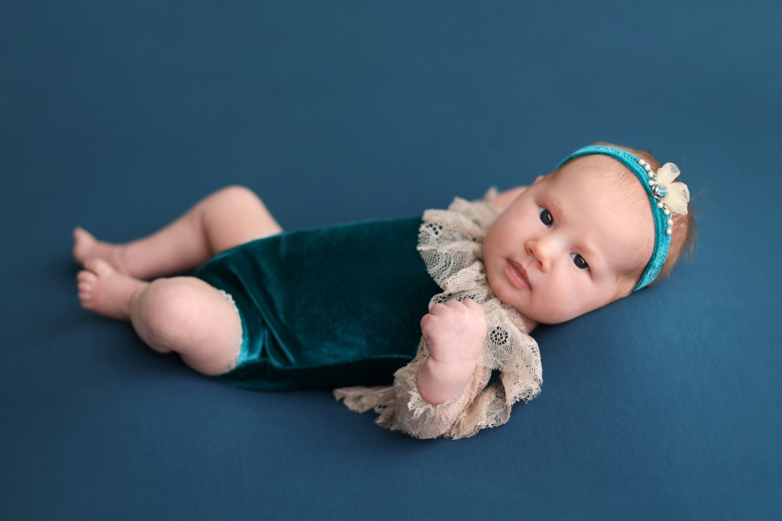 Ньюборн съемка Алисы, оптимальный пакет co стилем natural. Фотограф новорожденных Москва. Ньюборн фотограф Москва