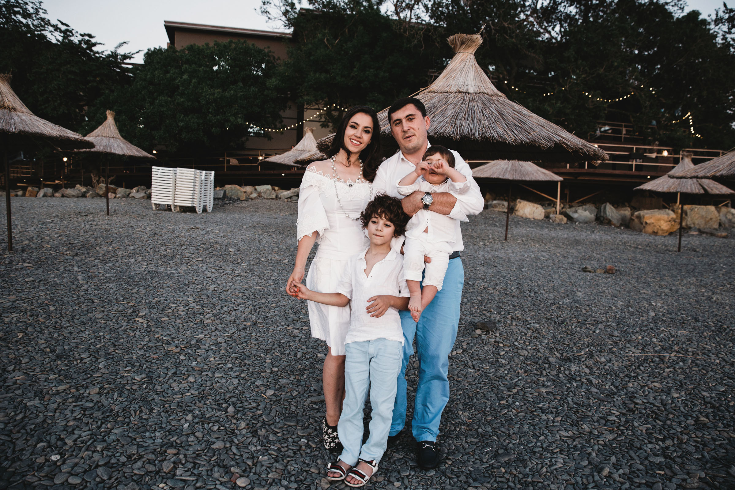 Звук бегущих ног // Карен_Рузанна_Давид_Арам. Фотограф Алутера Ирина