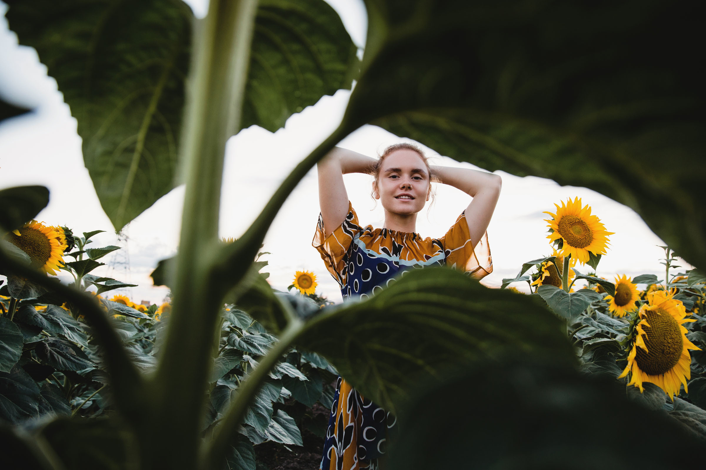 Диковинные подсолнухи и диковинное платье //Наталья. Фотограф Алутера Ирина