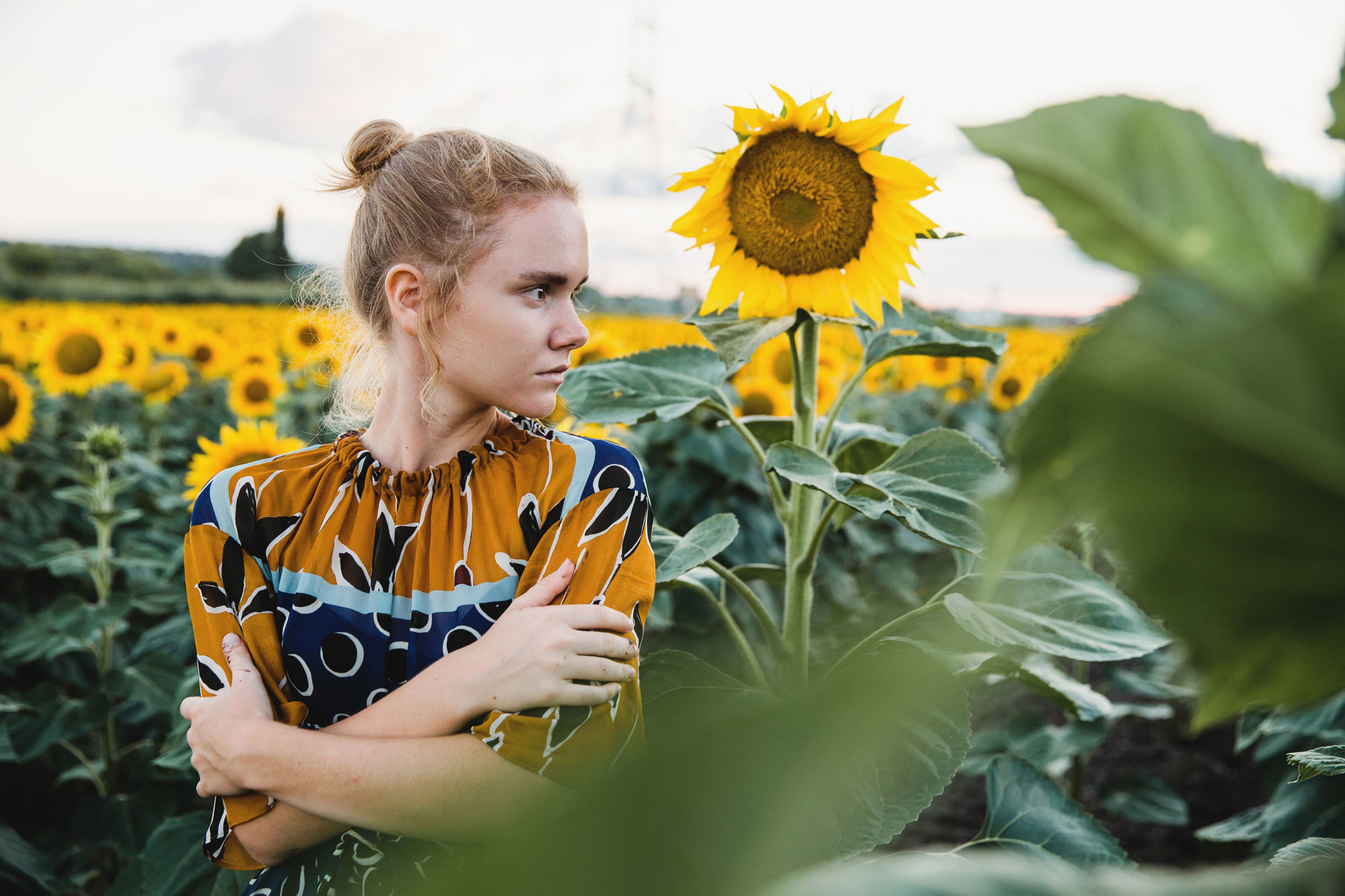 Диковинные подсолнухи и диковинное платье //Наталья. Фотограф Алутера Ирина